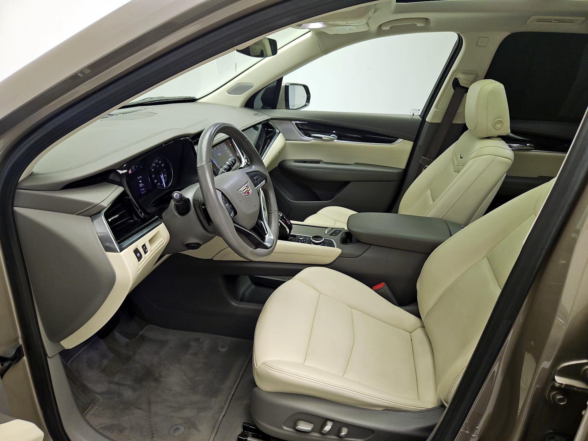 Thumbnail: 2023 Cadillac XT6 - 11