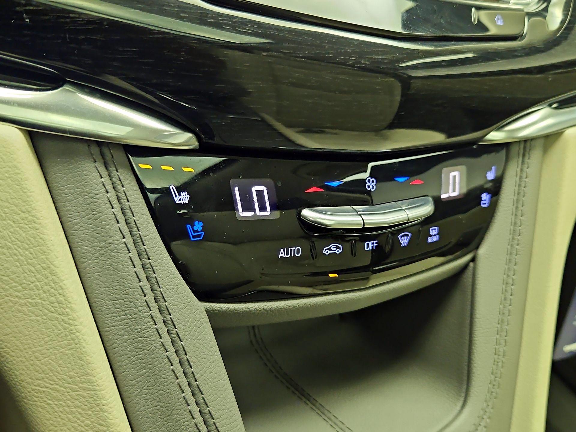 Thumbnail: 2023 Cadillac XT6 - 17
