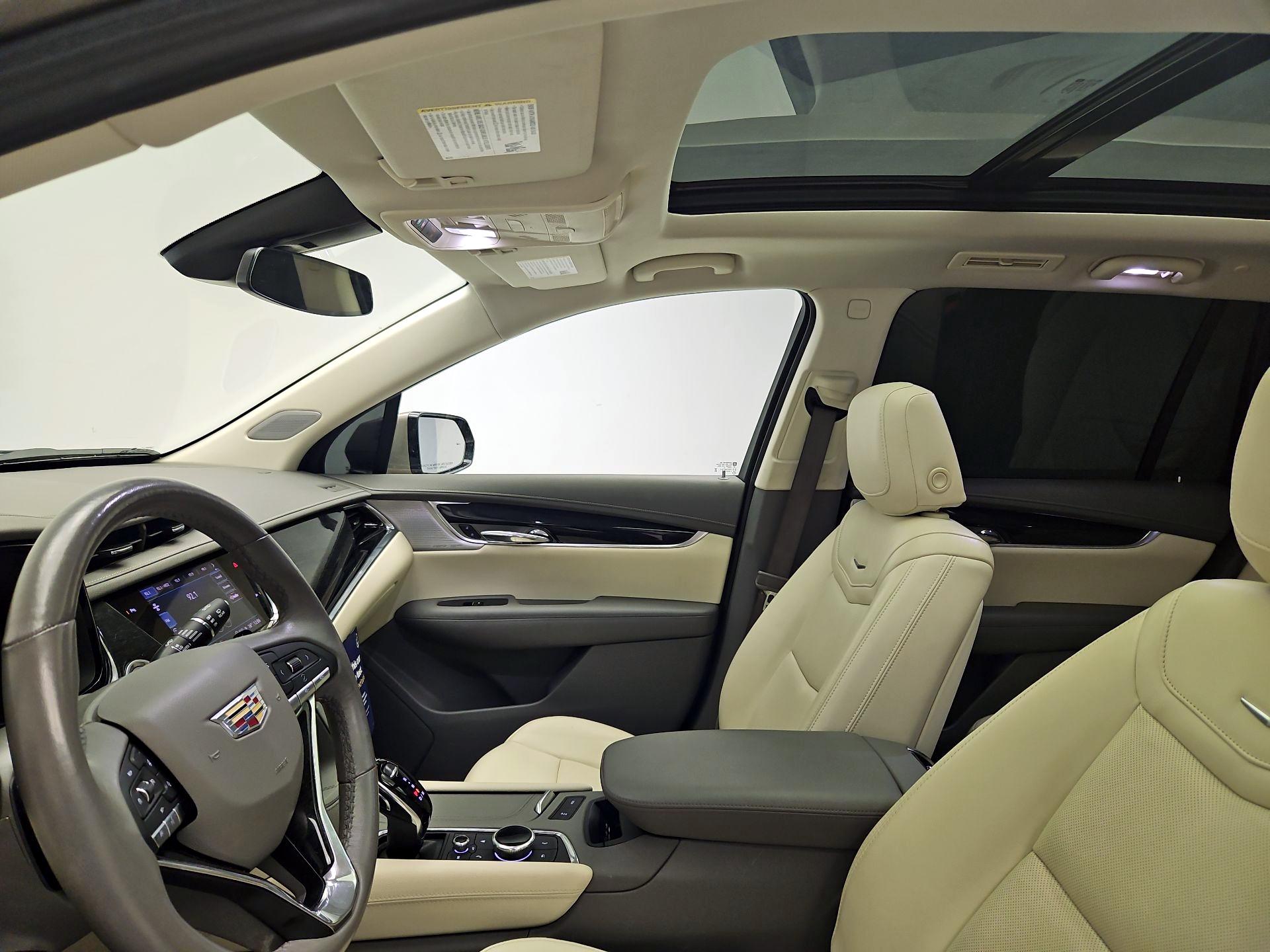 Thumbnail: 2023 Cadillac XT6 - 19