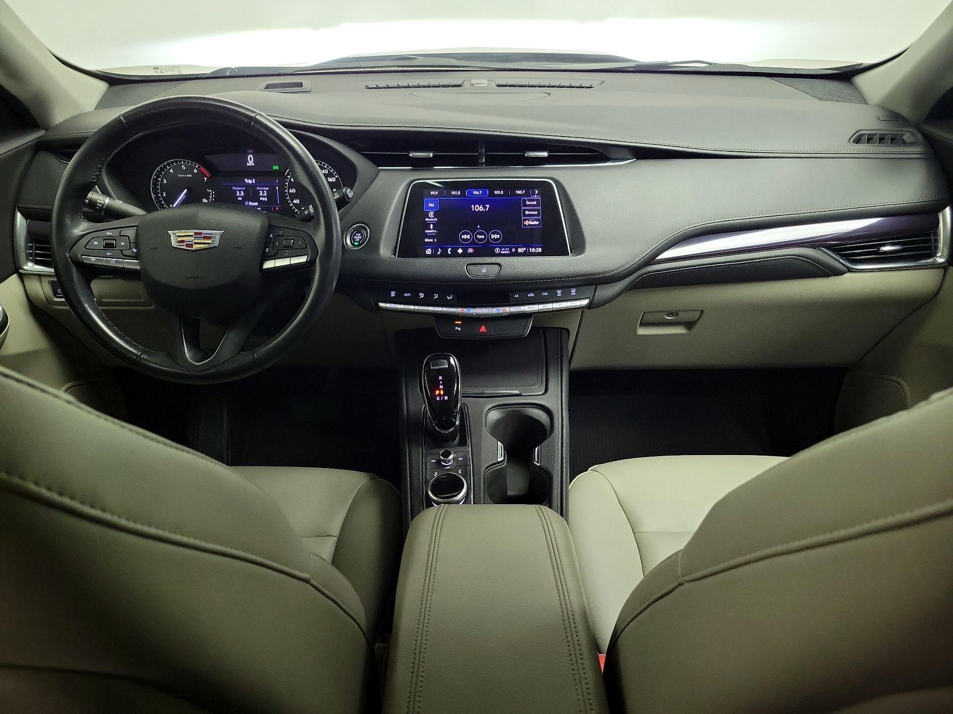 Thumbnail: 2022 Cadillac XT4 - 9
