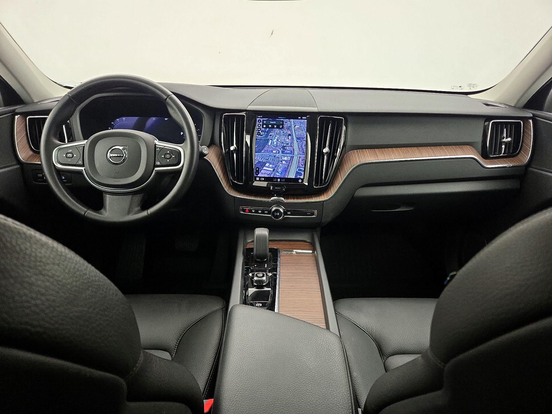 Thumbnail: 2022 Volvo XC60 - 9