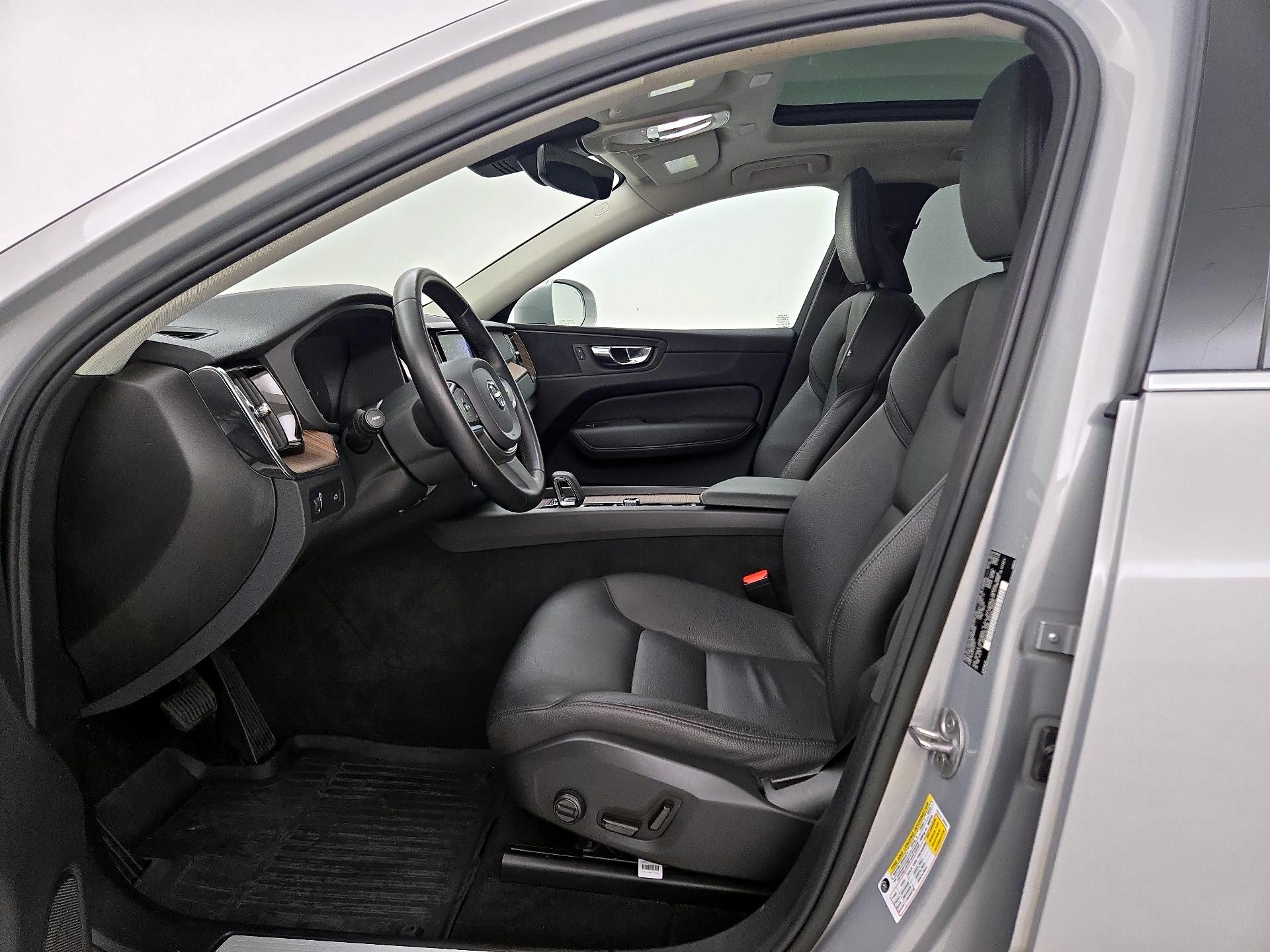 Thumbnail: 2022 Volvo XC60 - 11