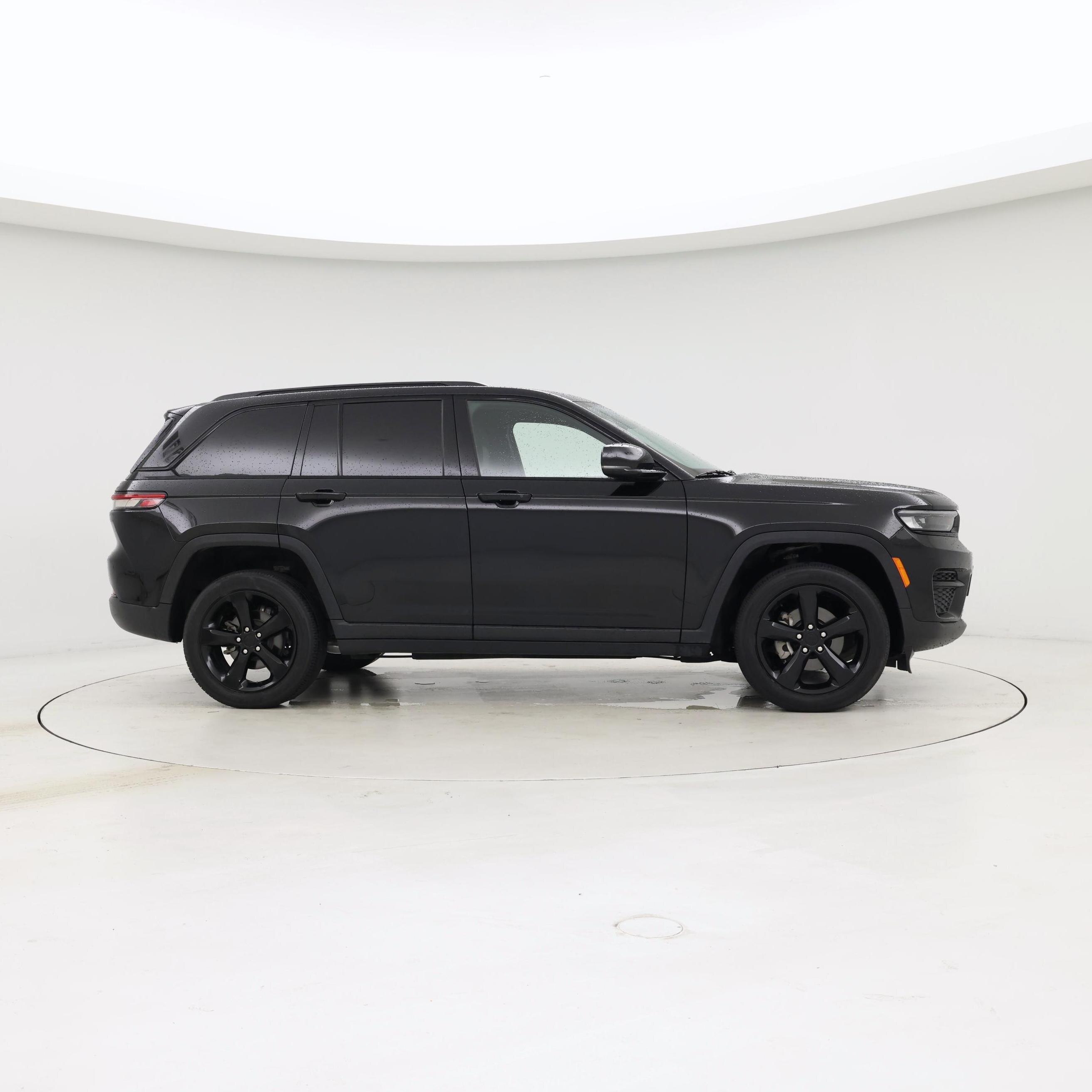 Thumbnail: 2023 Jeep Grand Cherokee - 7