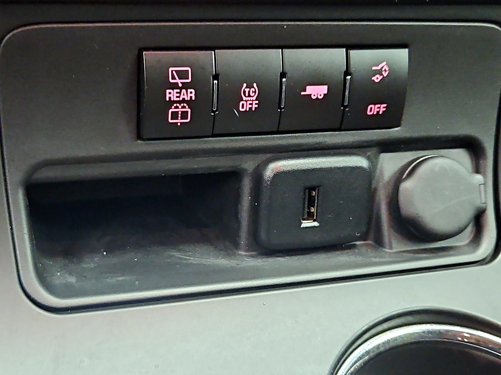 Thumbnail: 2015 GMC Acadia - 18
