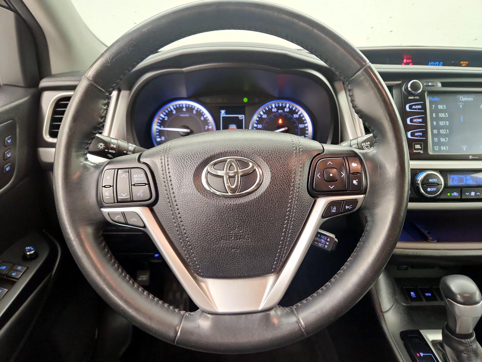 Thumbnail: 2017 Toyota Highlander - 10