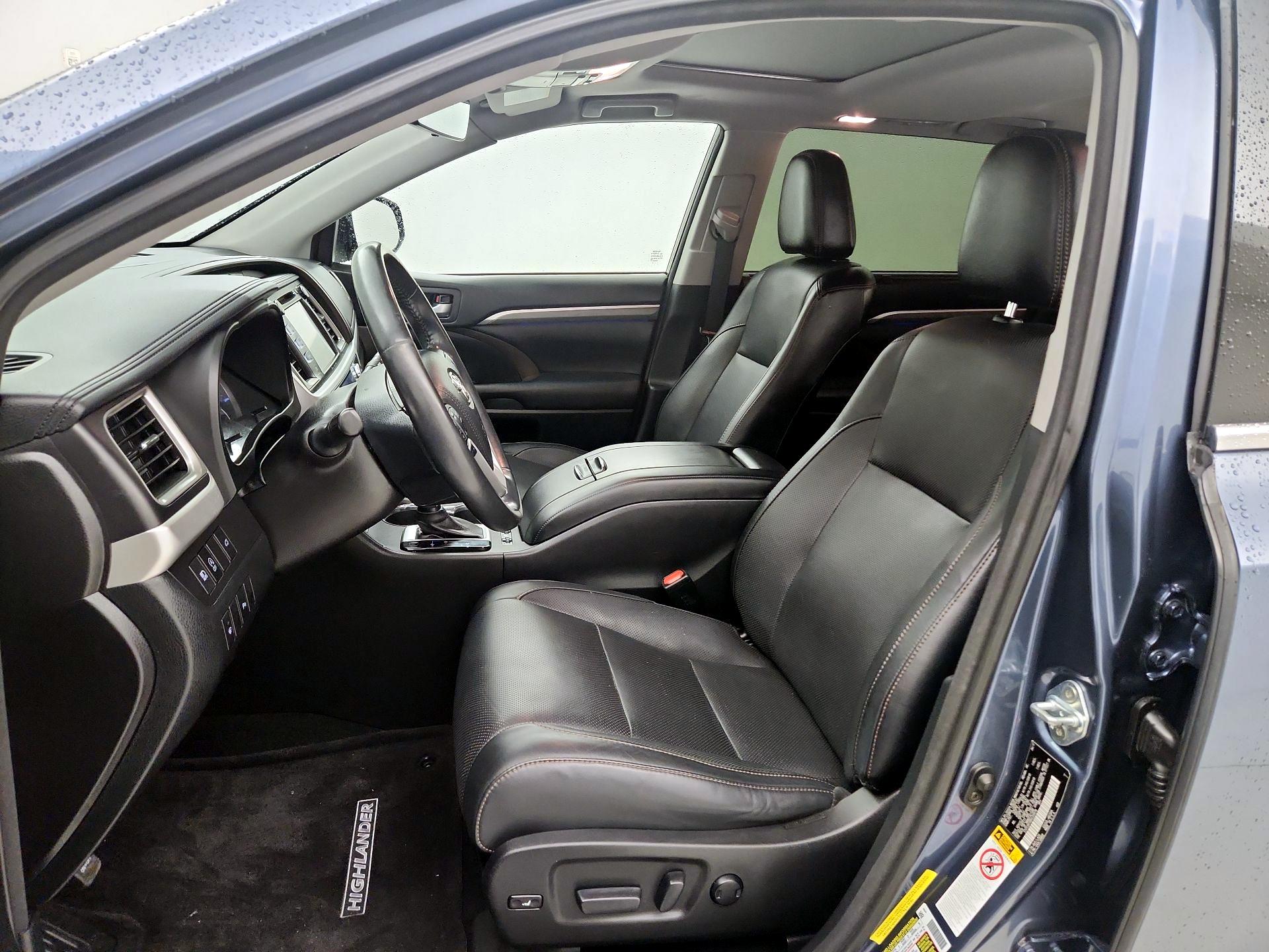 Thumbnail: 2017 Toyota Highlander - 11