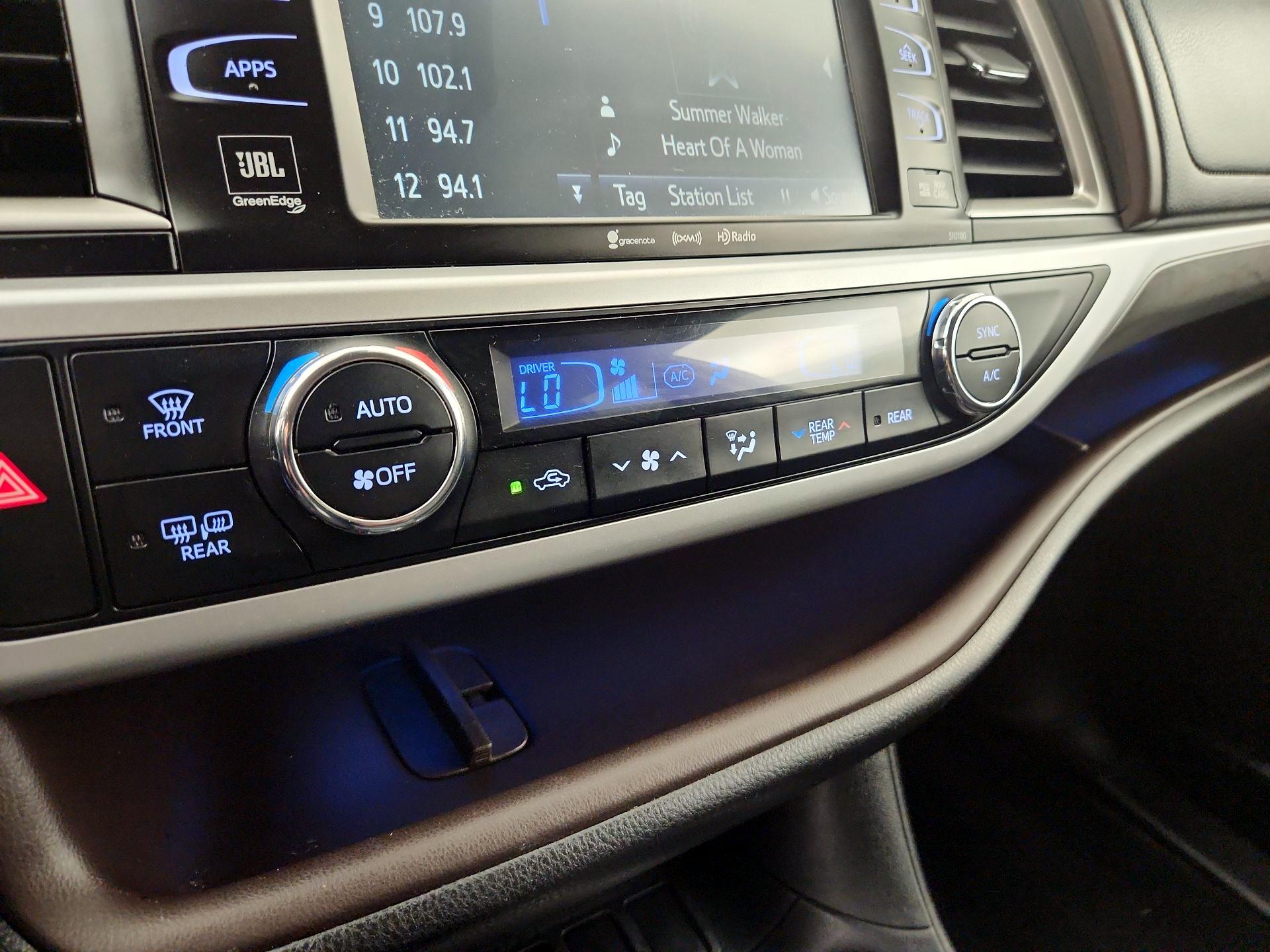 Thumbnail: 2017 Toyota Highlander - 16