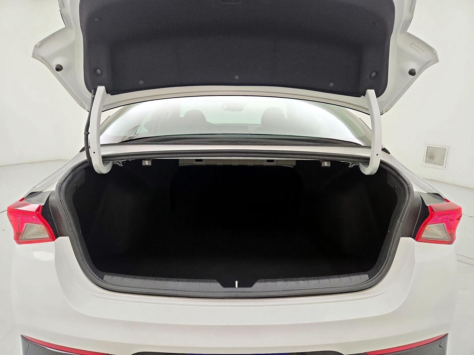 Thumbnail: 2023 Kia K5 - 20