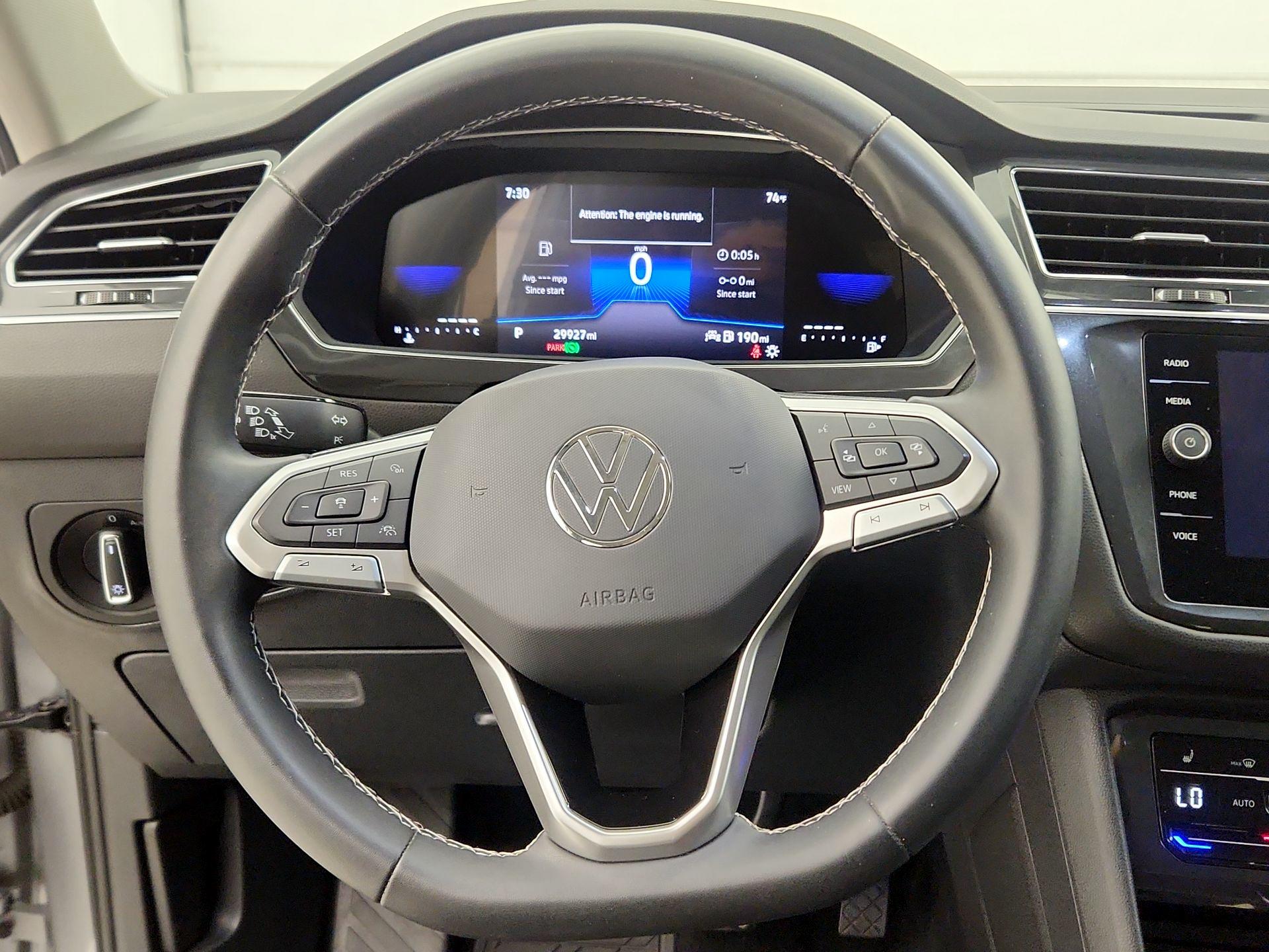 Thumbnail: 2022 Volkswagen Tiguan - 10