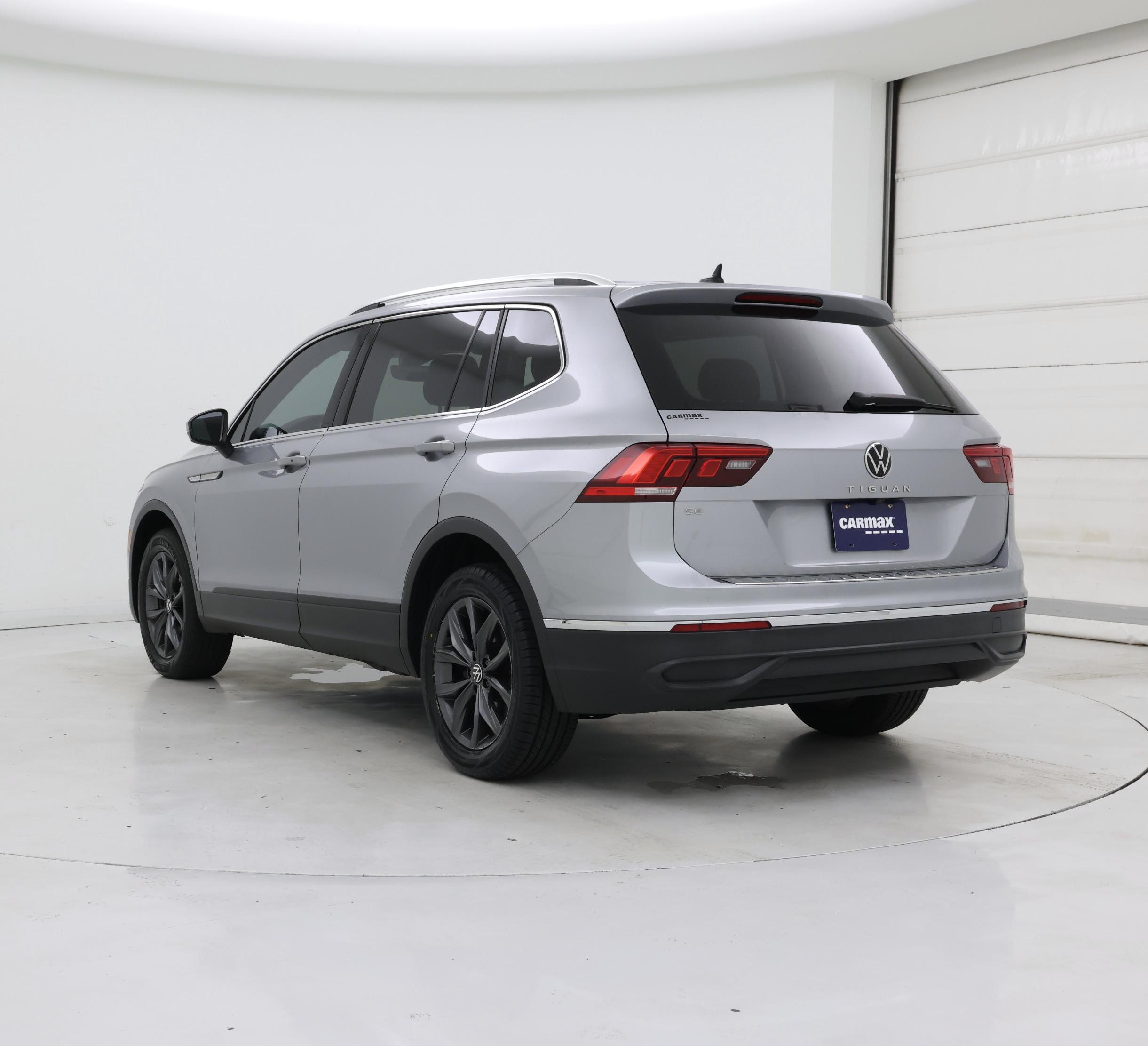 Thumbnail: 2022 Volkswagen Tiguan - 2