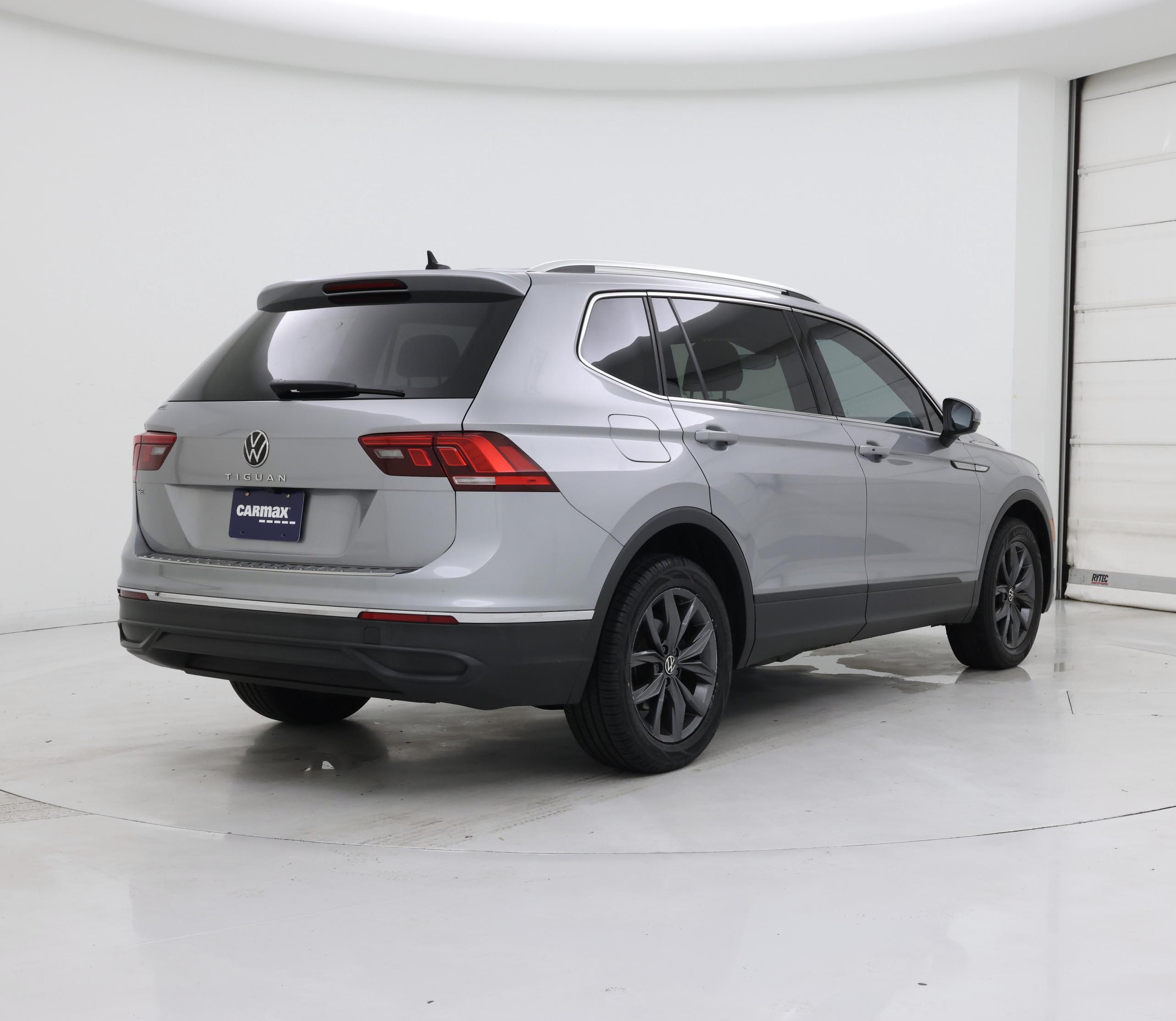 Thumbnail: 2022 Volkswagen Tiguan - 8
