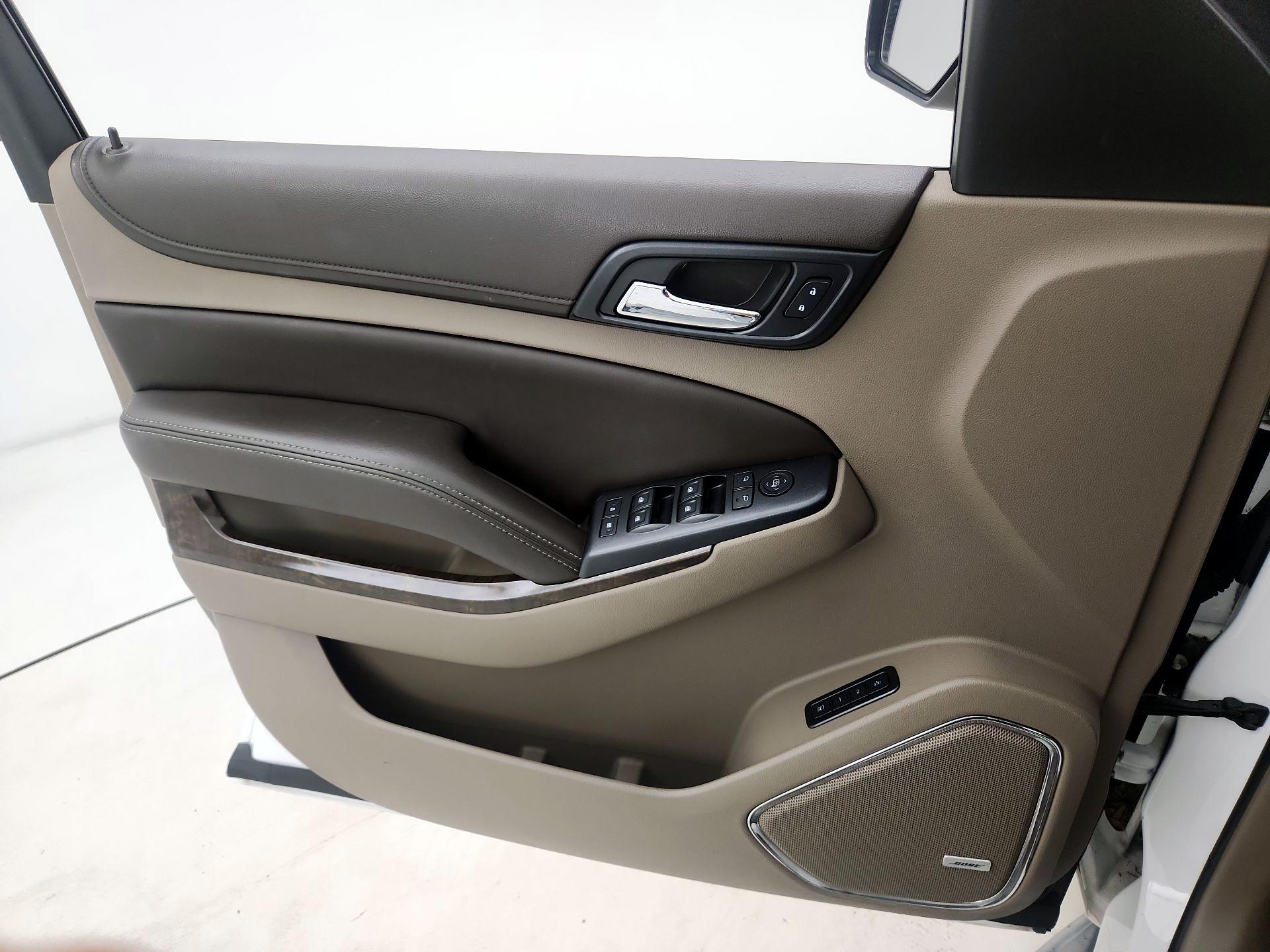 Thumbnail: 2015 Chevrolet Suburban - 12