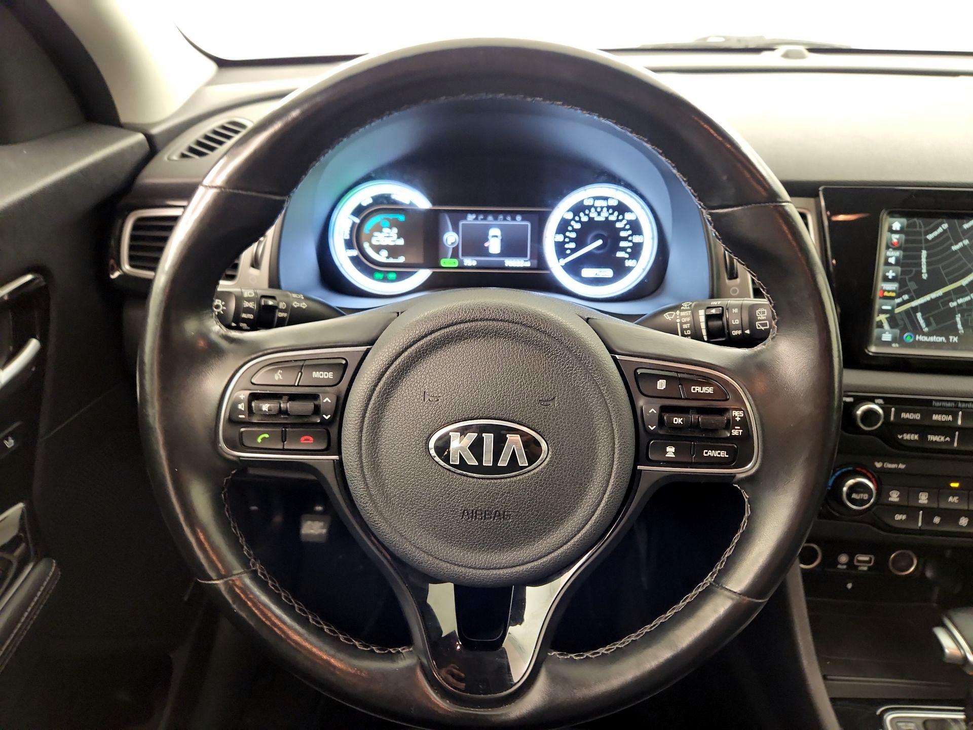 Thumbnail: 2017 Kia Niro - 10