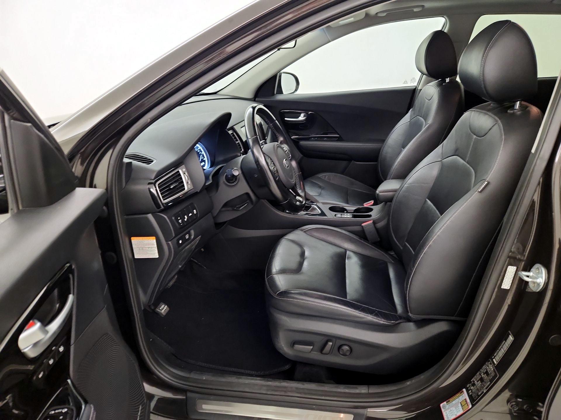 Thumbnail: 2017 Kia Niro - 11