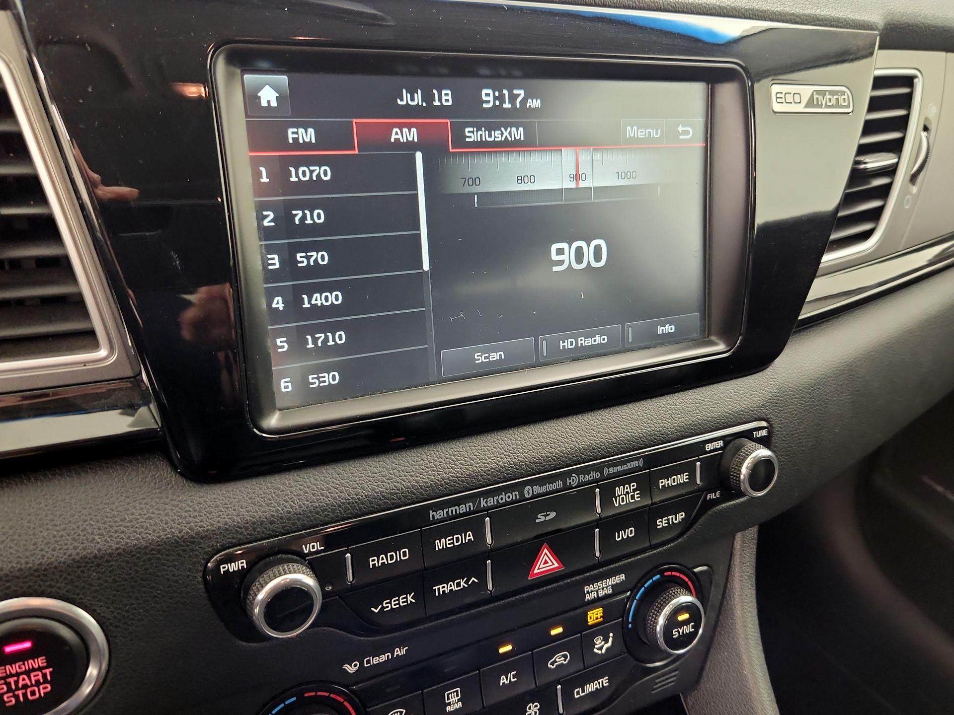 Thumbnail: 2017 Kia Niro - 16