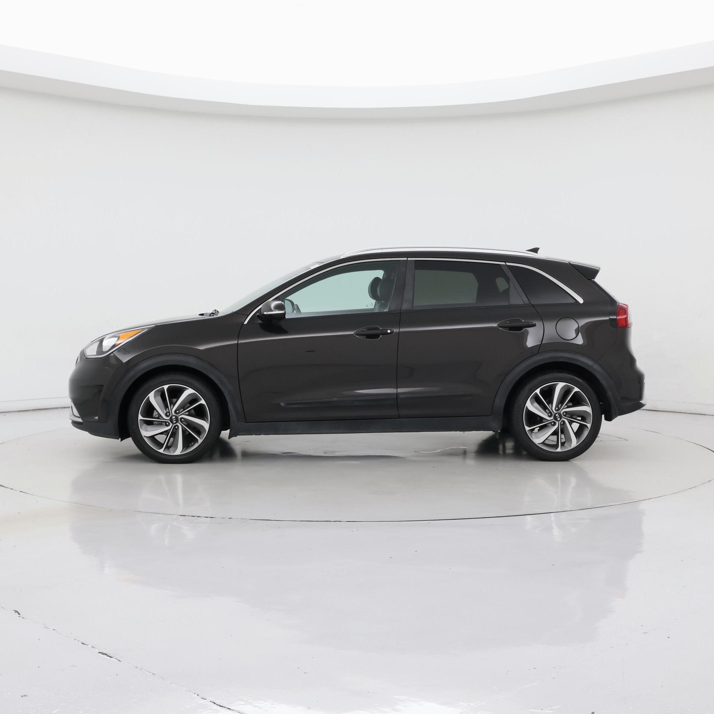 Thumbnail: 2017 Kia Niro - 3