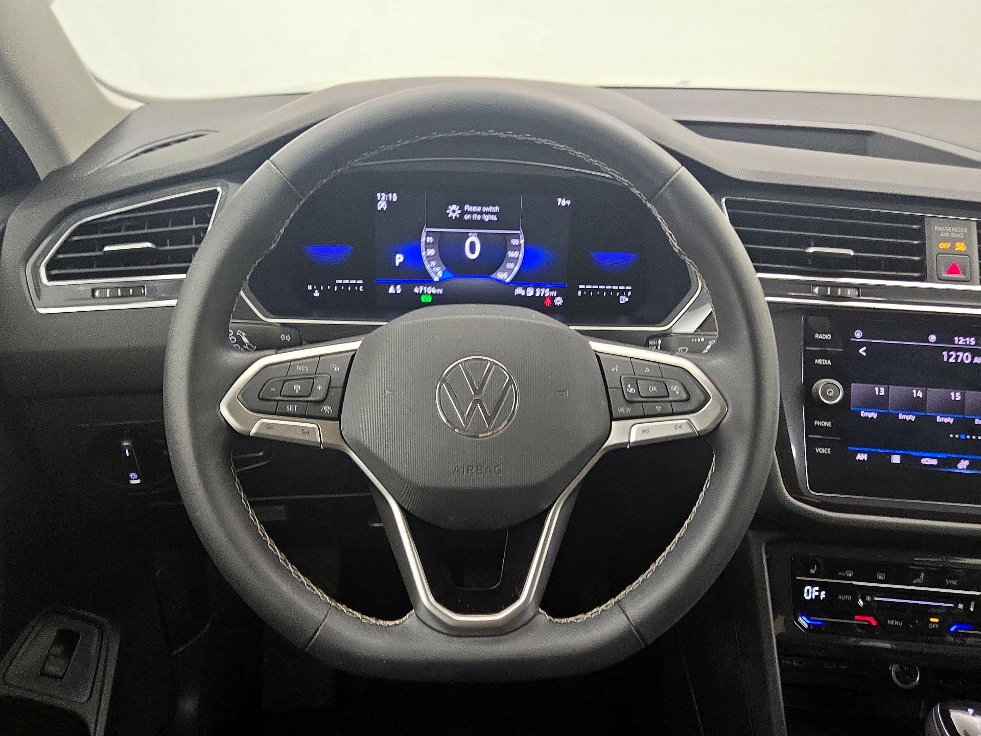 Thumbnail: 2022 Volkswagen Tiguan - 10