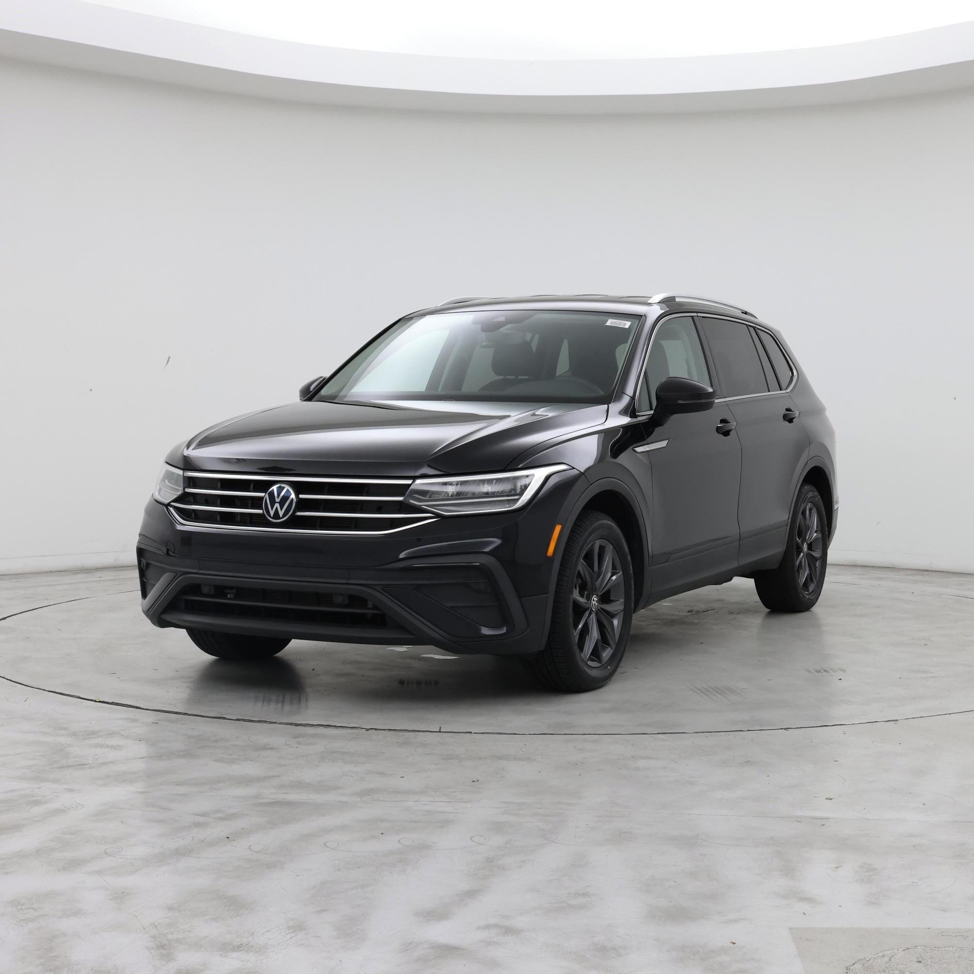 Thumbnail: 2022 Volkswagen Tiguan - 4