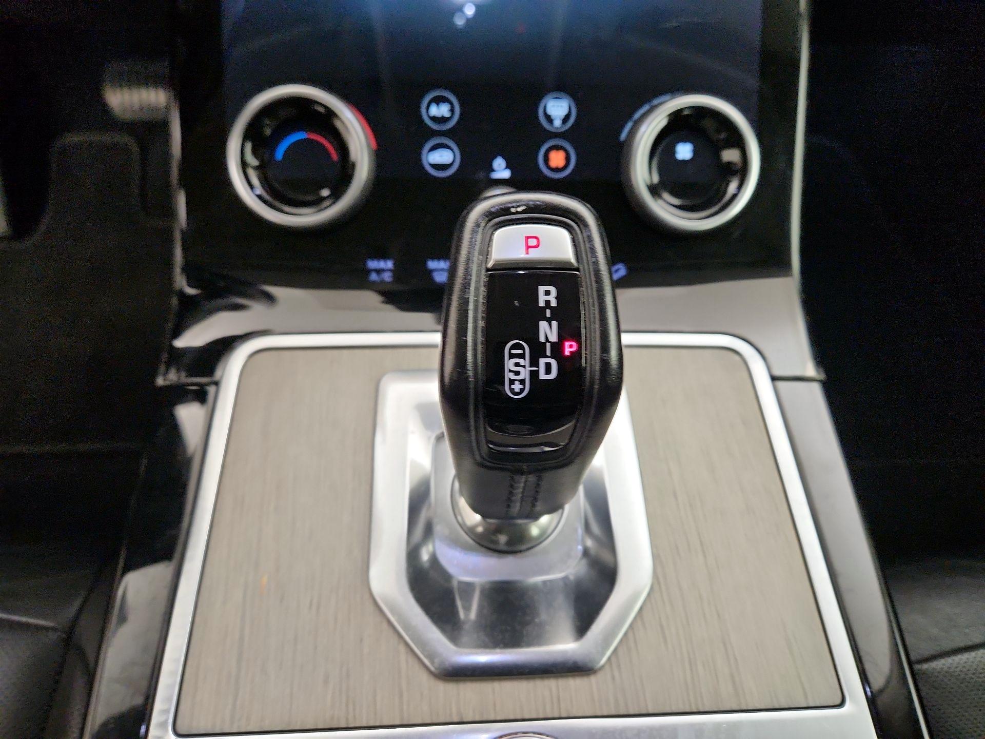 Thumbnail: 2020 Land Rover Range Rover Evoque - 18