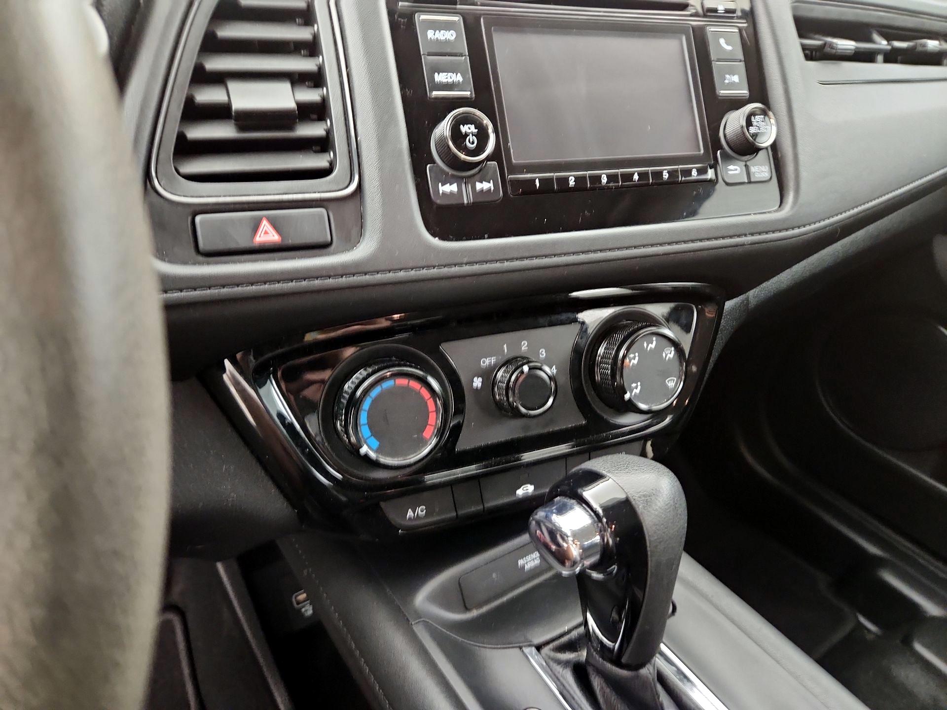 Thumbnail: 2019 Honda HR-V - 16