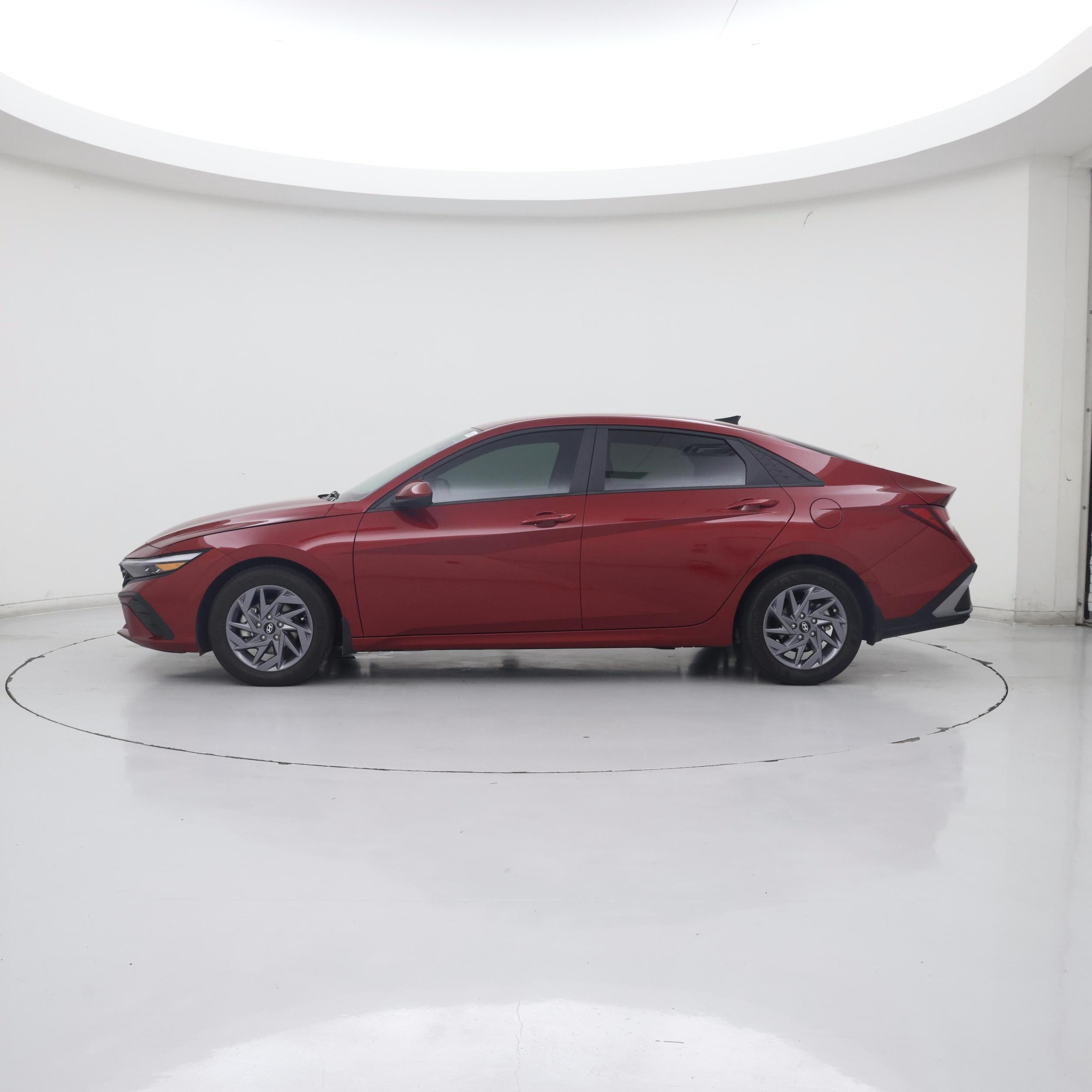 Thumbnail: 2024 Hyundai Elantra - 3