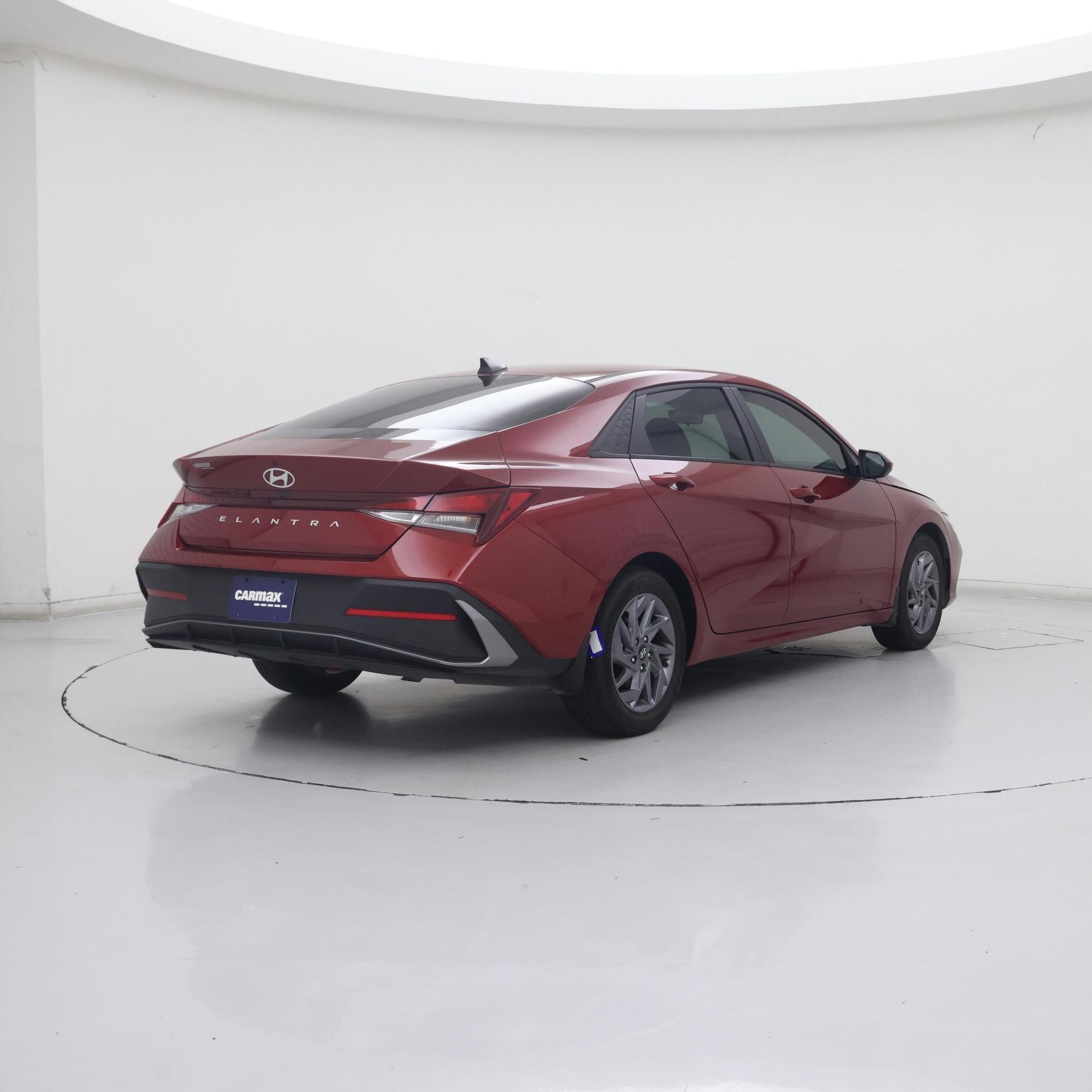 Thumbnail: 2024 Hyundai Elantra - 8