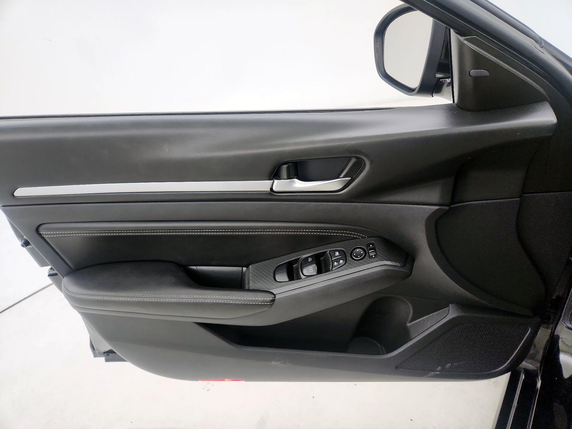 Thumbnail: 2019 Nissan Altima - 12