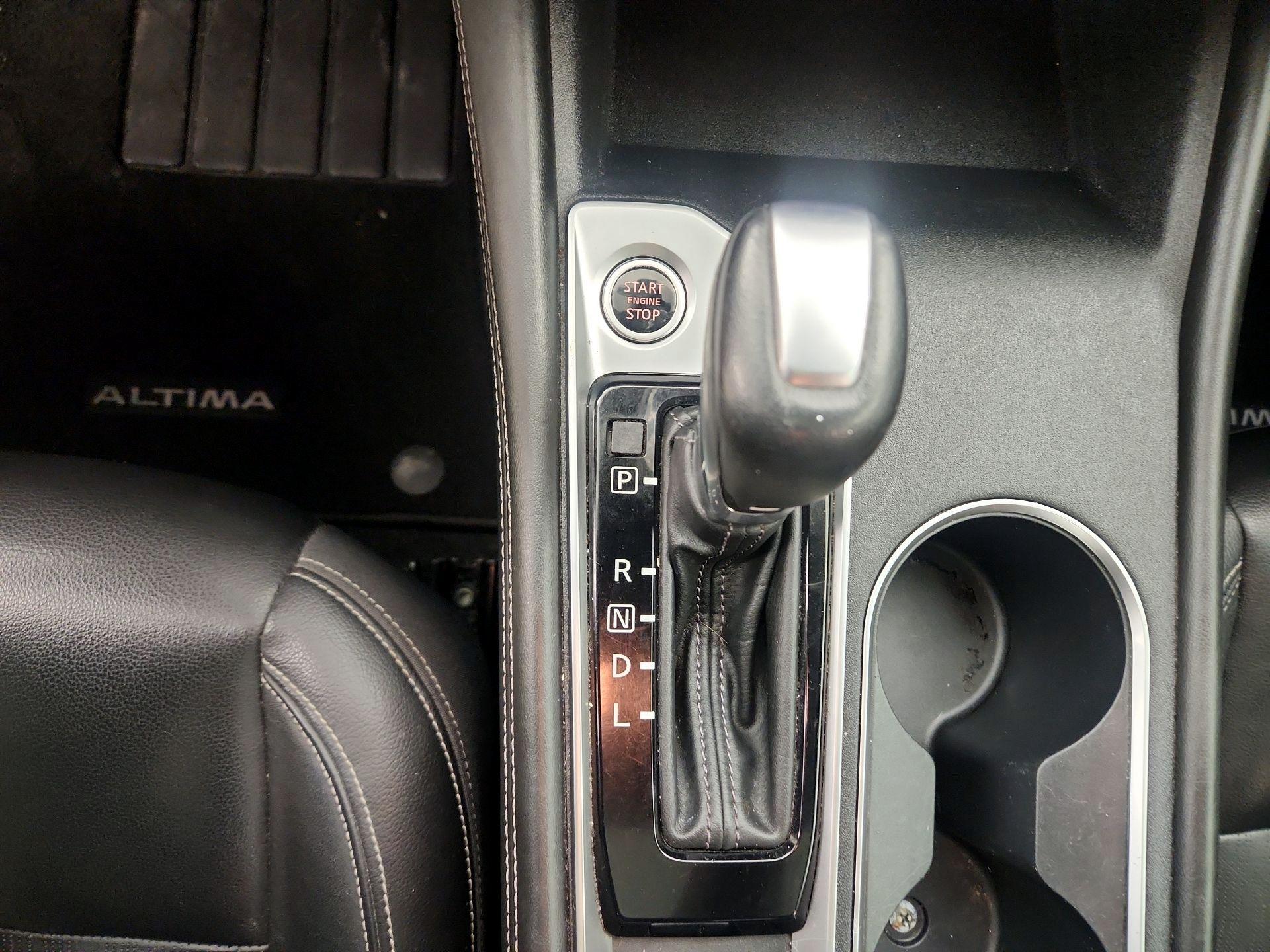 Thumbnail: 2019 Nissan Altima - 17