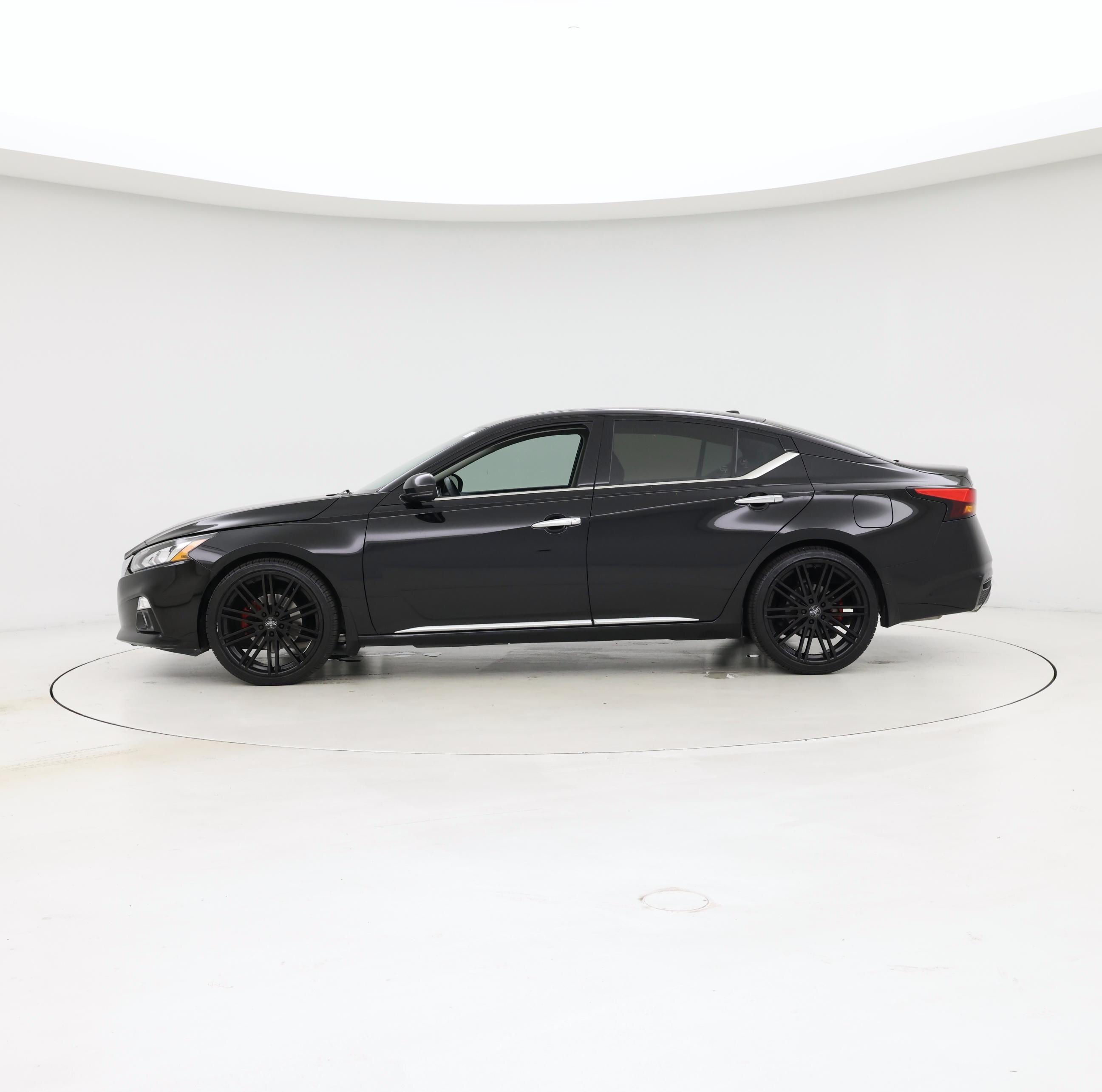 Thumbnail: 2019 Nissan Altima - 3
