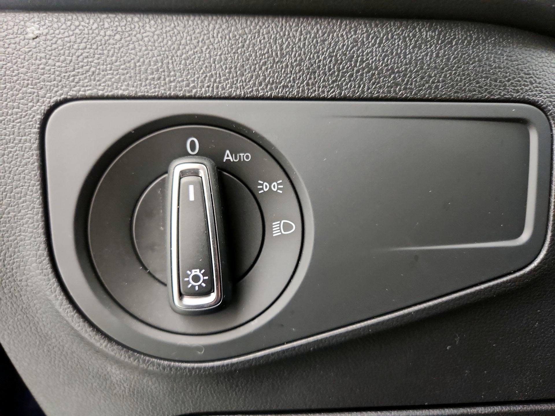 Thumbnail: 2021 Volkswagen Tiguan - 13