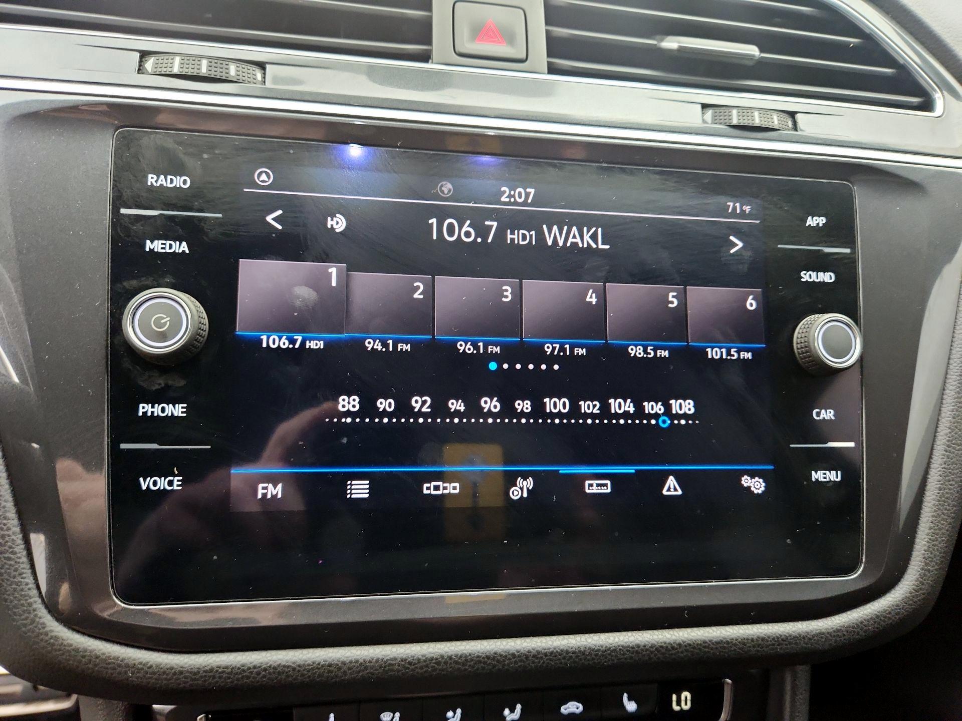 Thumbnail: 2021 Volkswagen Tiguan - 16