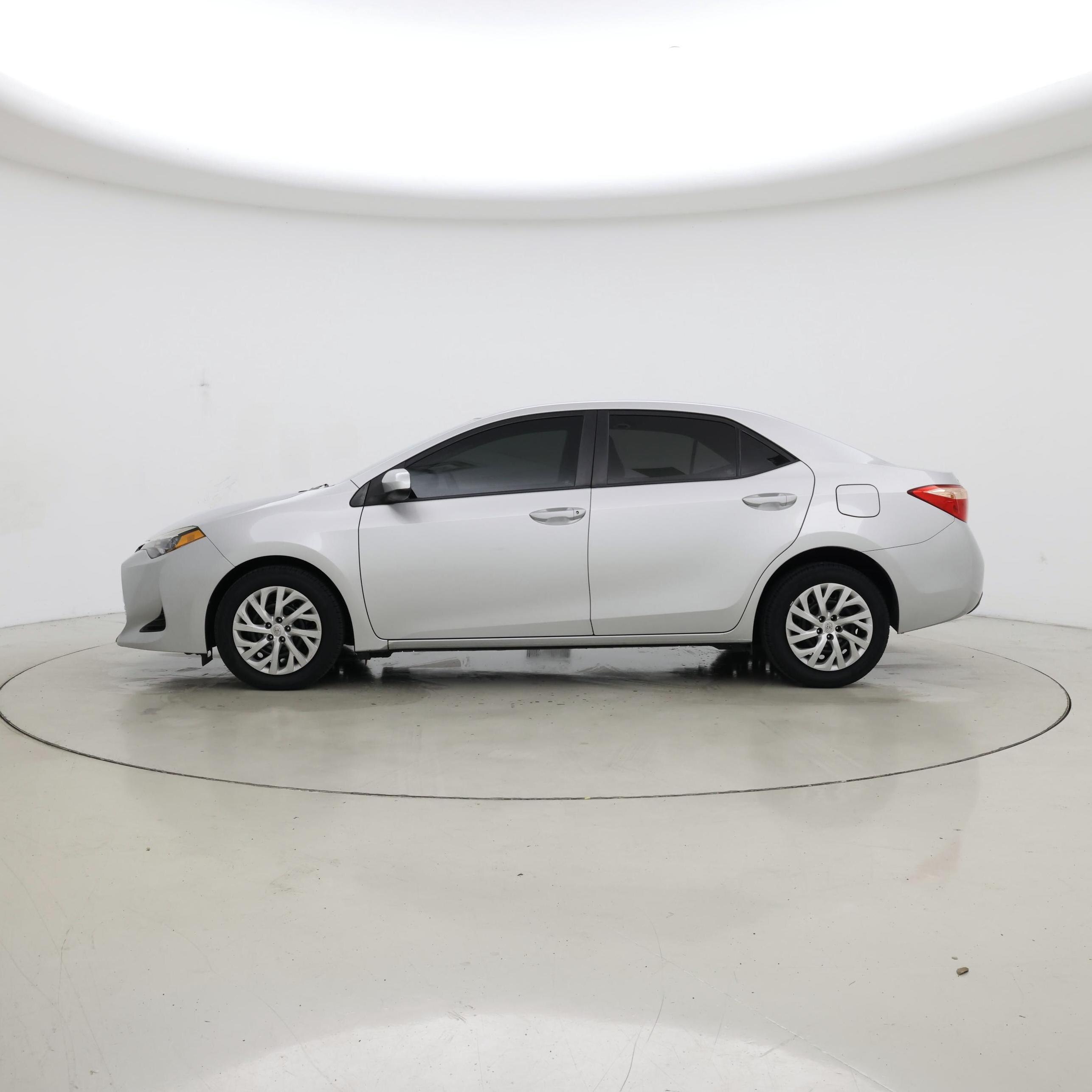 Thumbnail: 2019 Toyota Corolla - 3