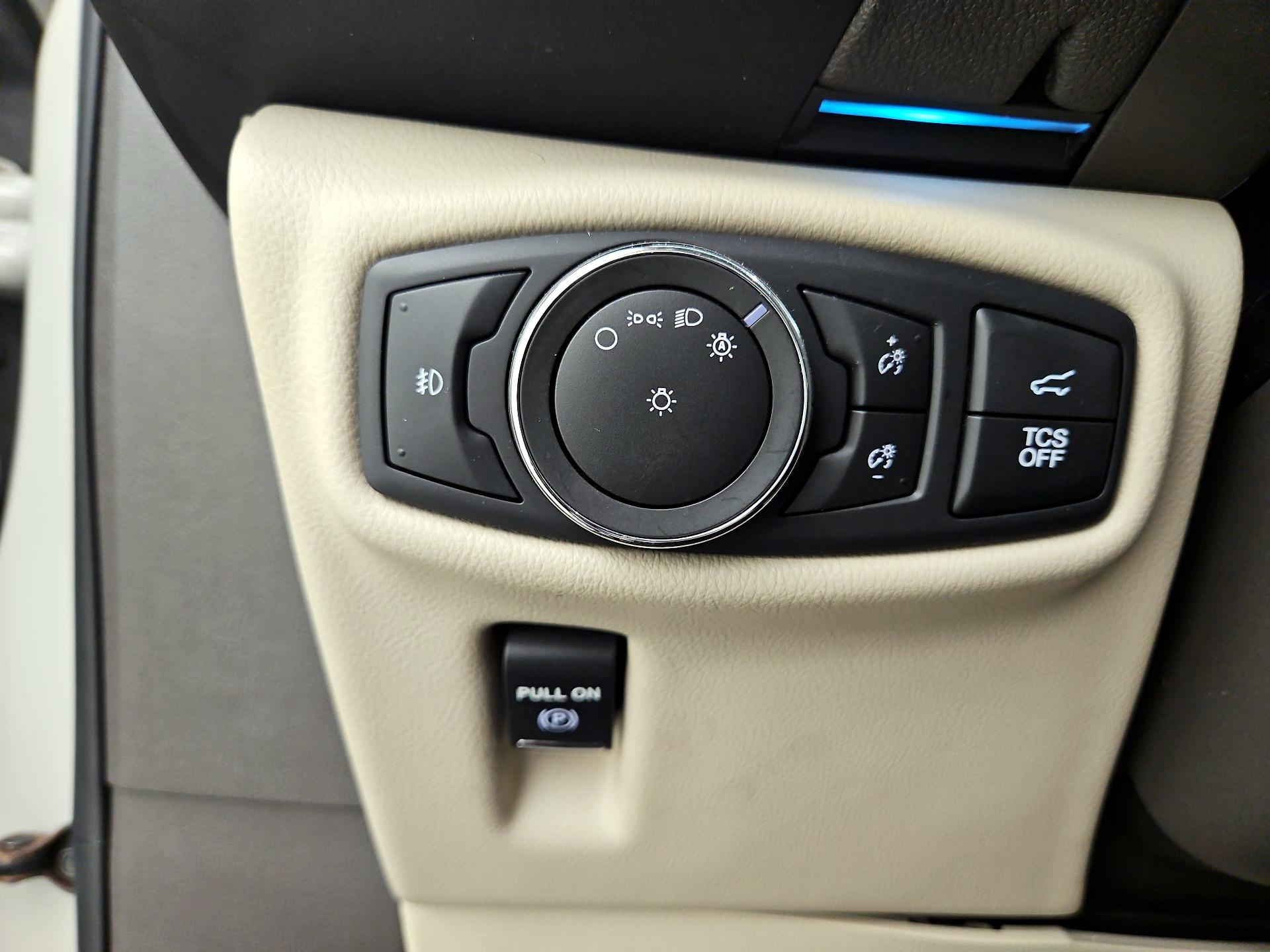 Thumbnail: 2019 Lincoln Nautilus - 13