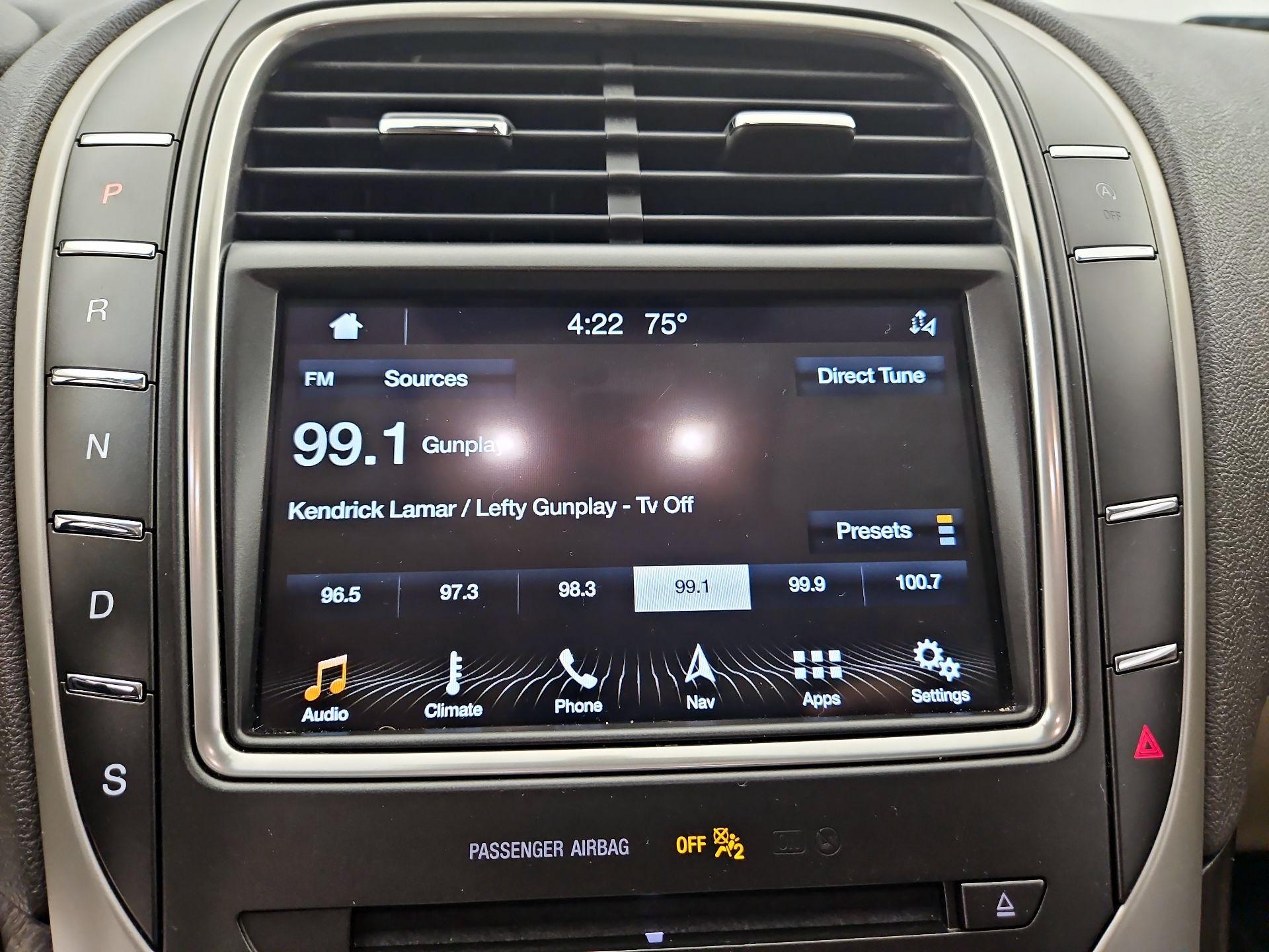 Thumbnail: 2019 Lincoln Nautilus - 16