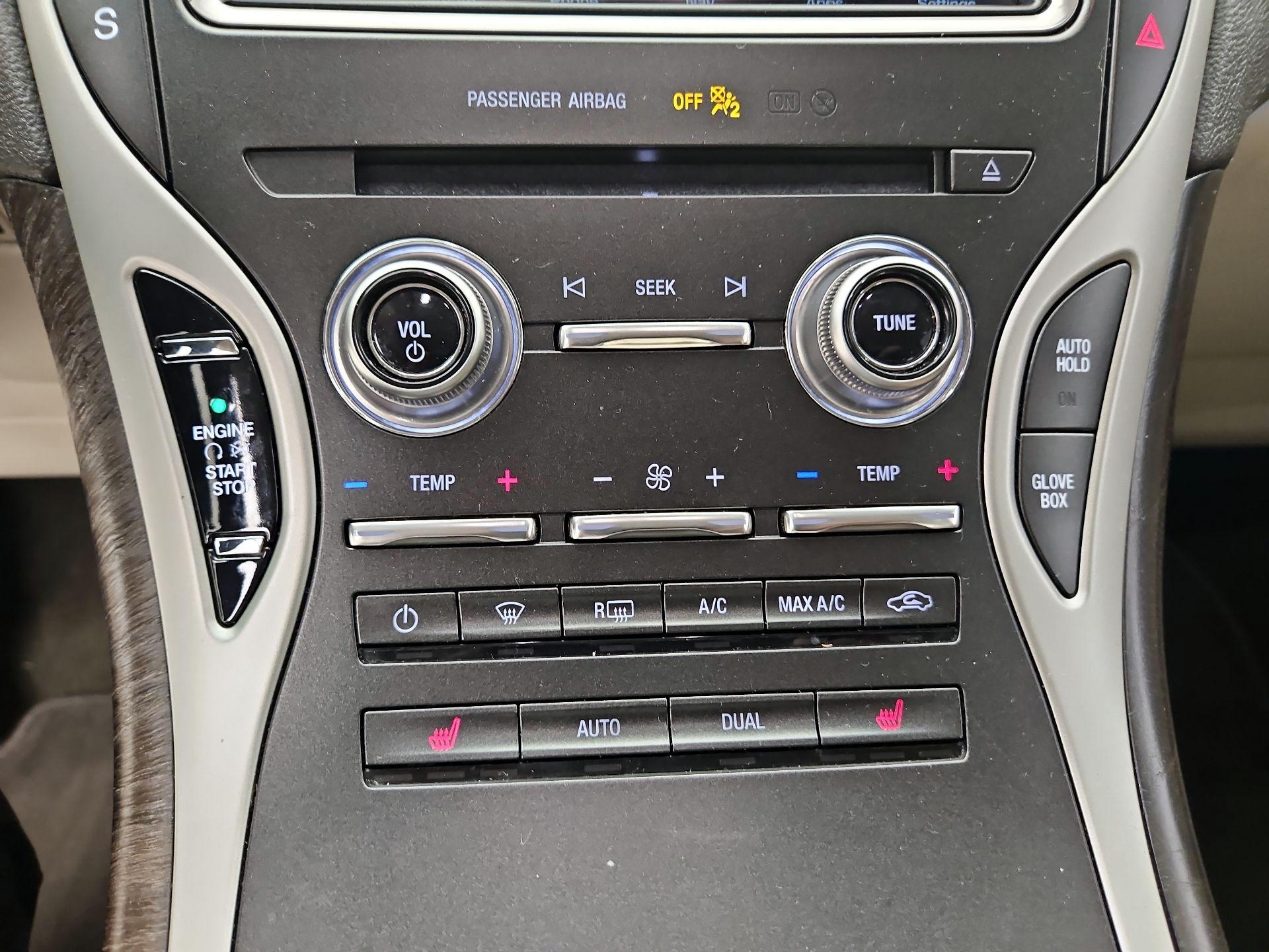 Thumbnail: 2019 Lincoln Nautilus - 17
