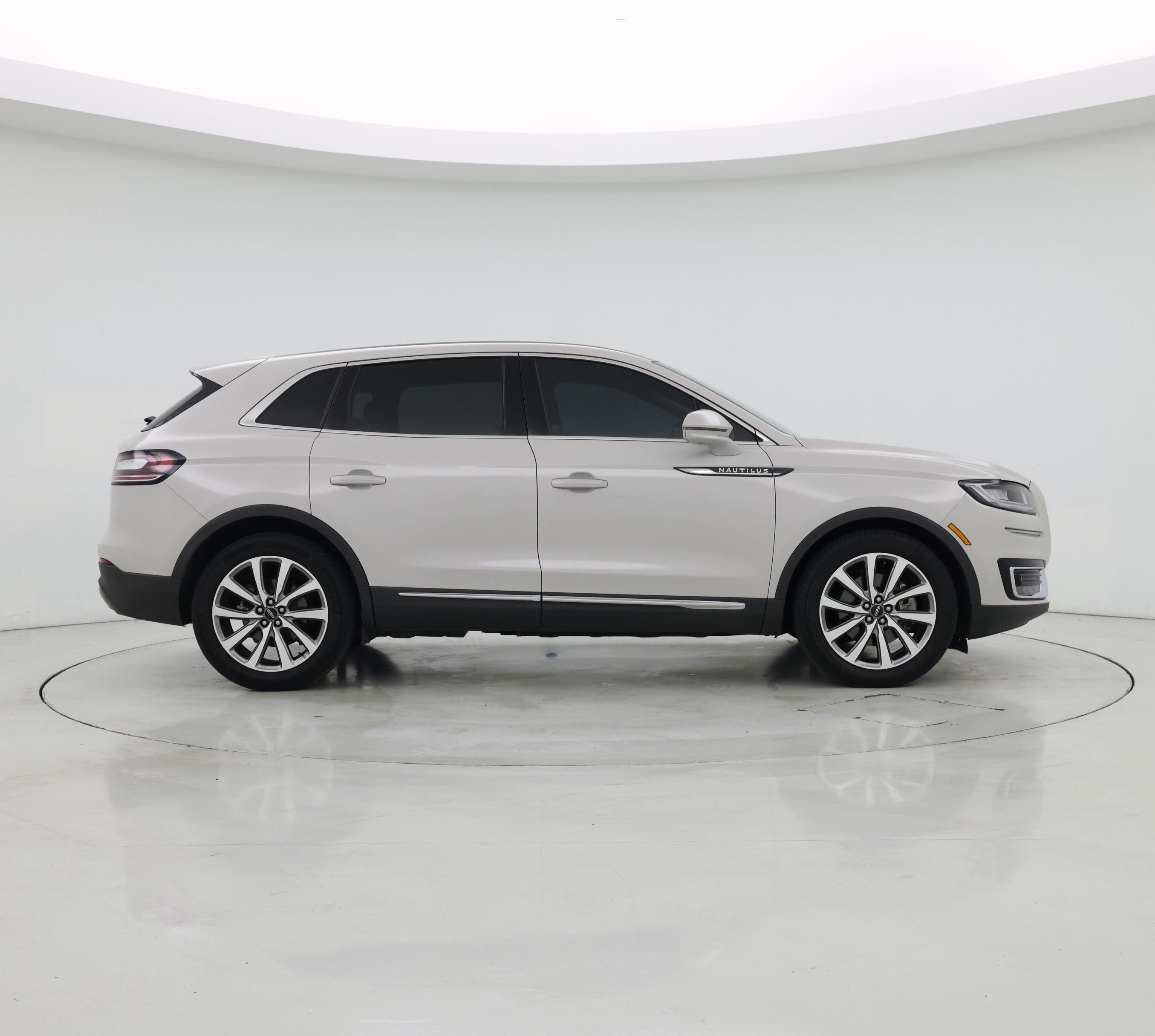 Thumbnail: 2019 Lincoln Nautilus - 7