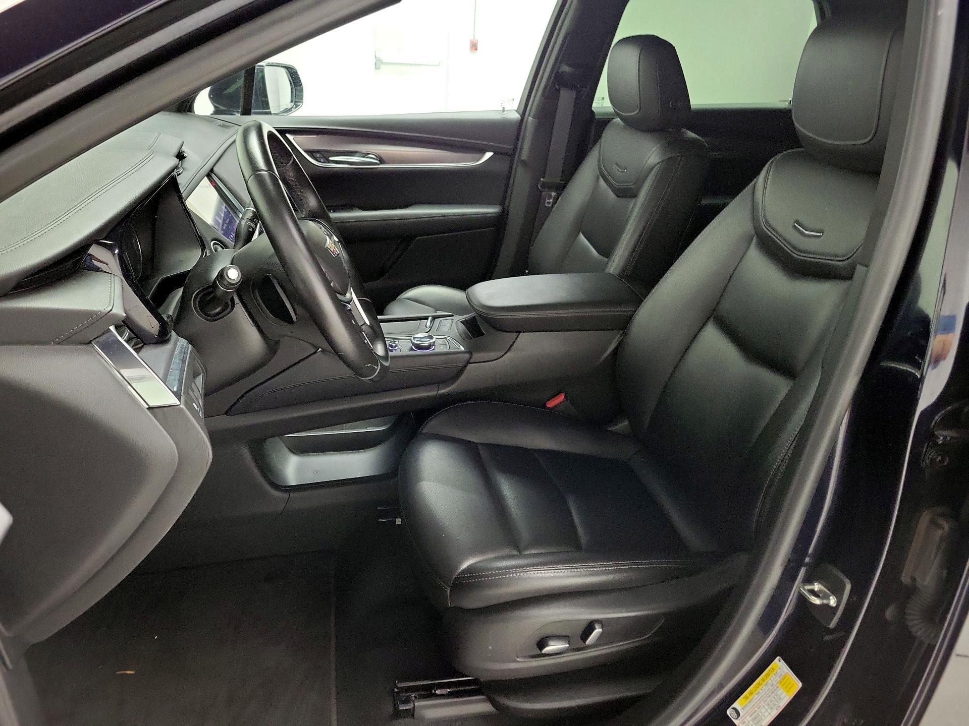 Thumbnail: 2021 Cadillac XT5 - 11