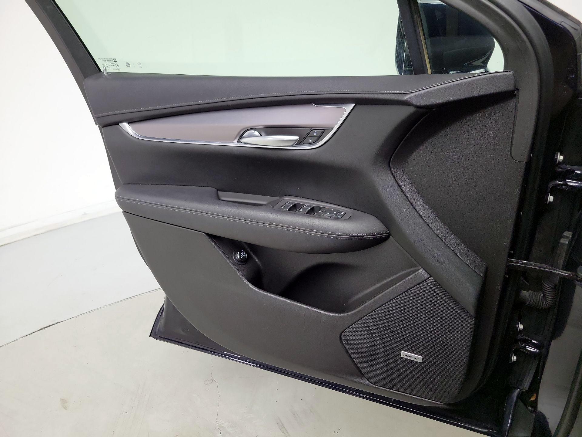 Thumbnail: 2021 Cadillac XT5 - 12