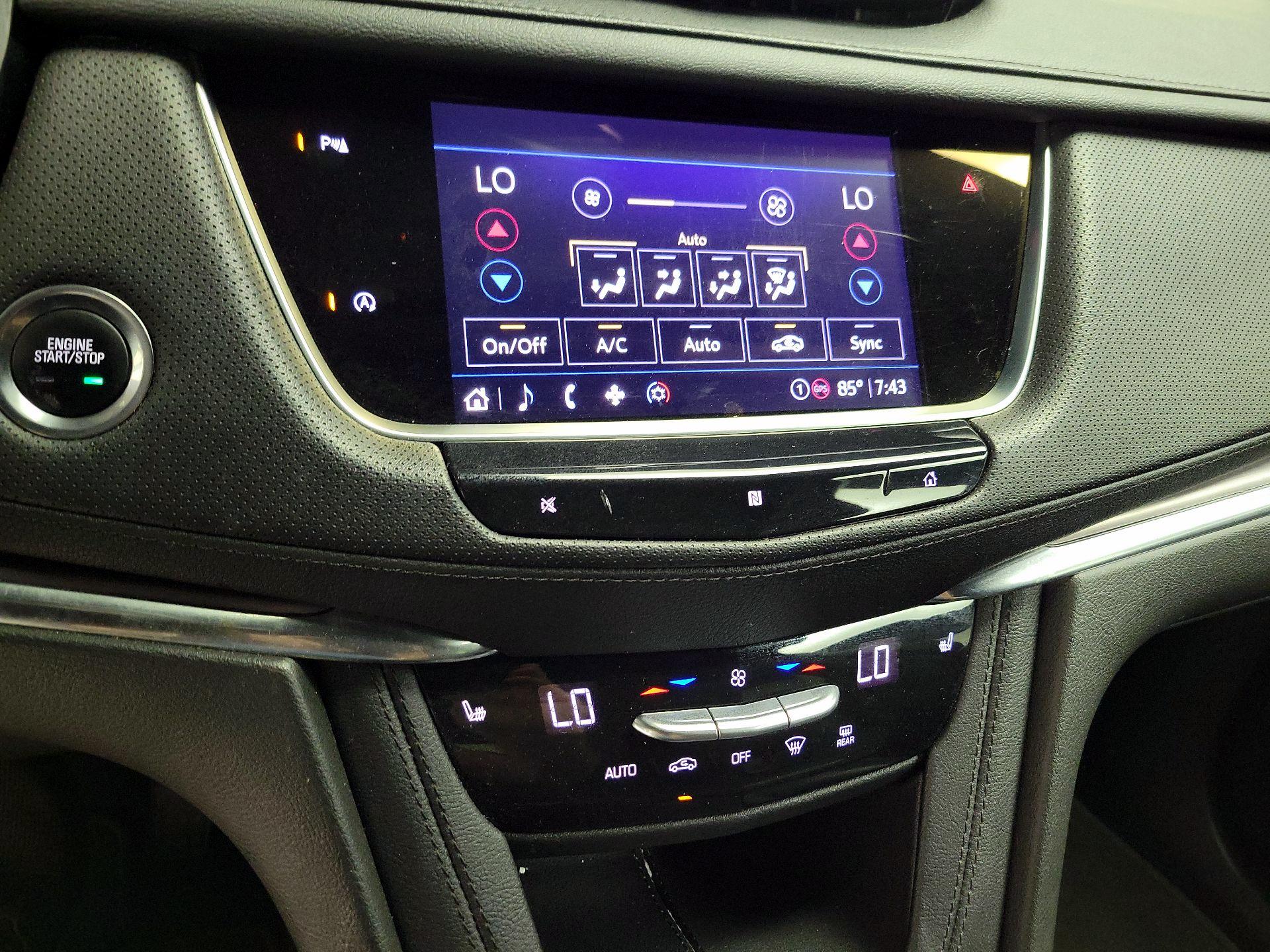 Thumbnail: 2021 Cadillac XT5 - 16