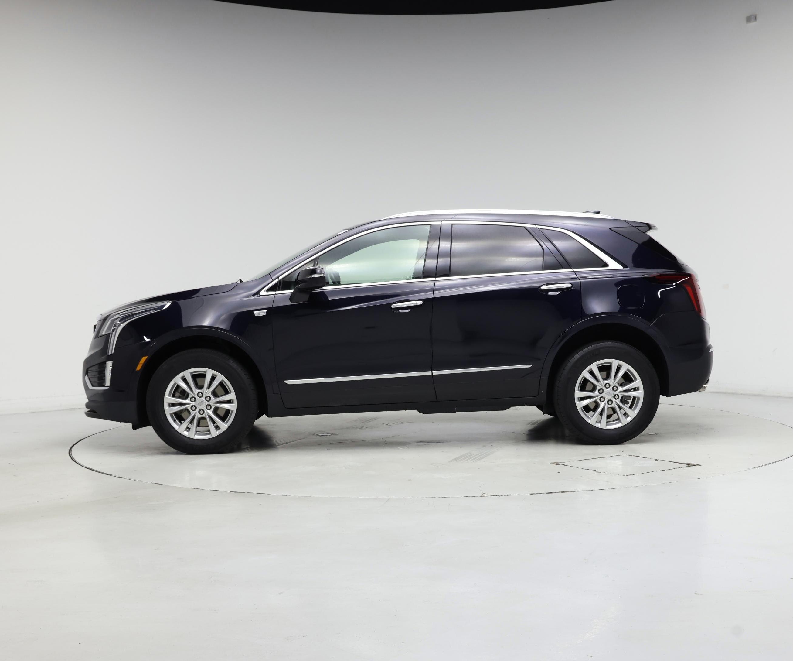 Thumbnail: 2021 Cadillac XT5 - 3
