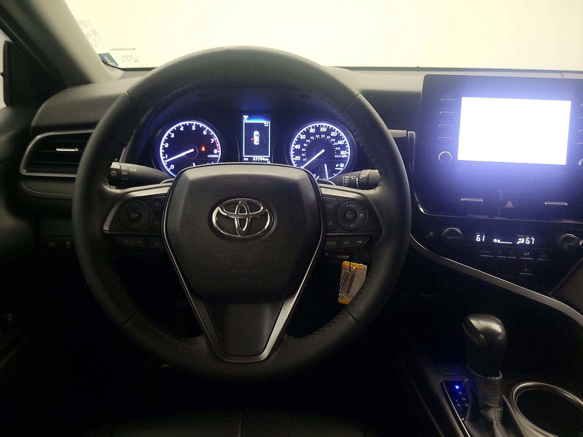 Thumbnail: 2022 Toyota Camry - 10