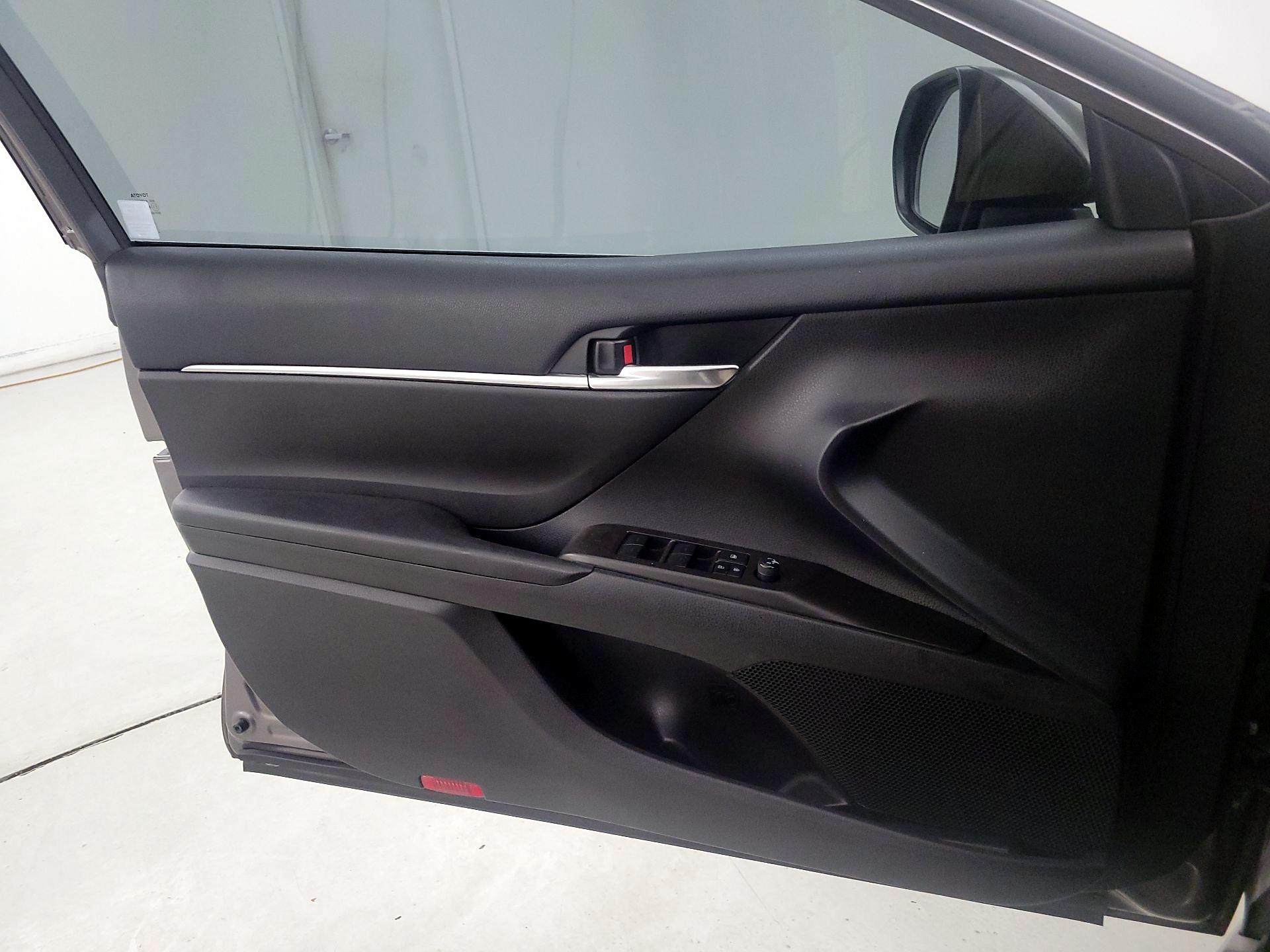 Thumbnail: 2022 Toyota Camry - 12