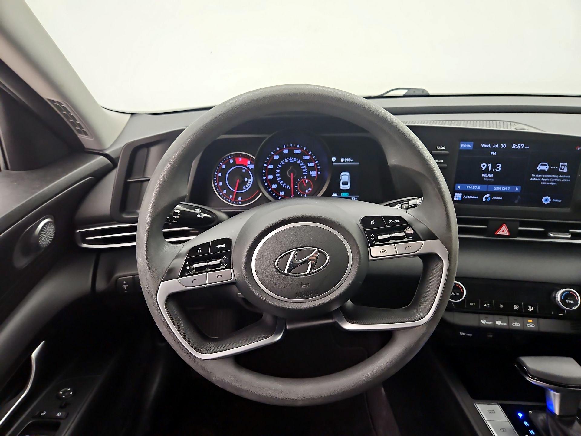 Thumbnail: 2022 Hyundai Elantra - 10