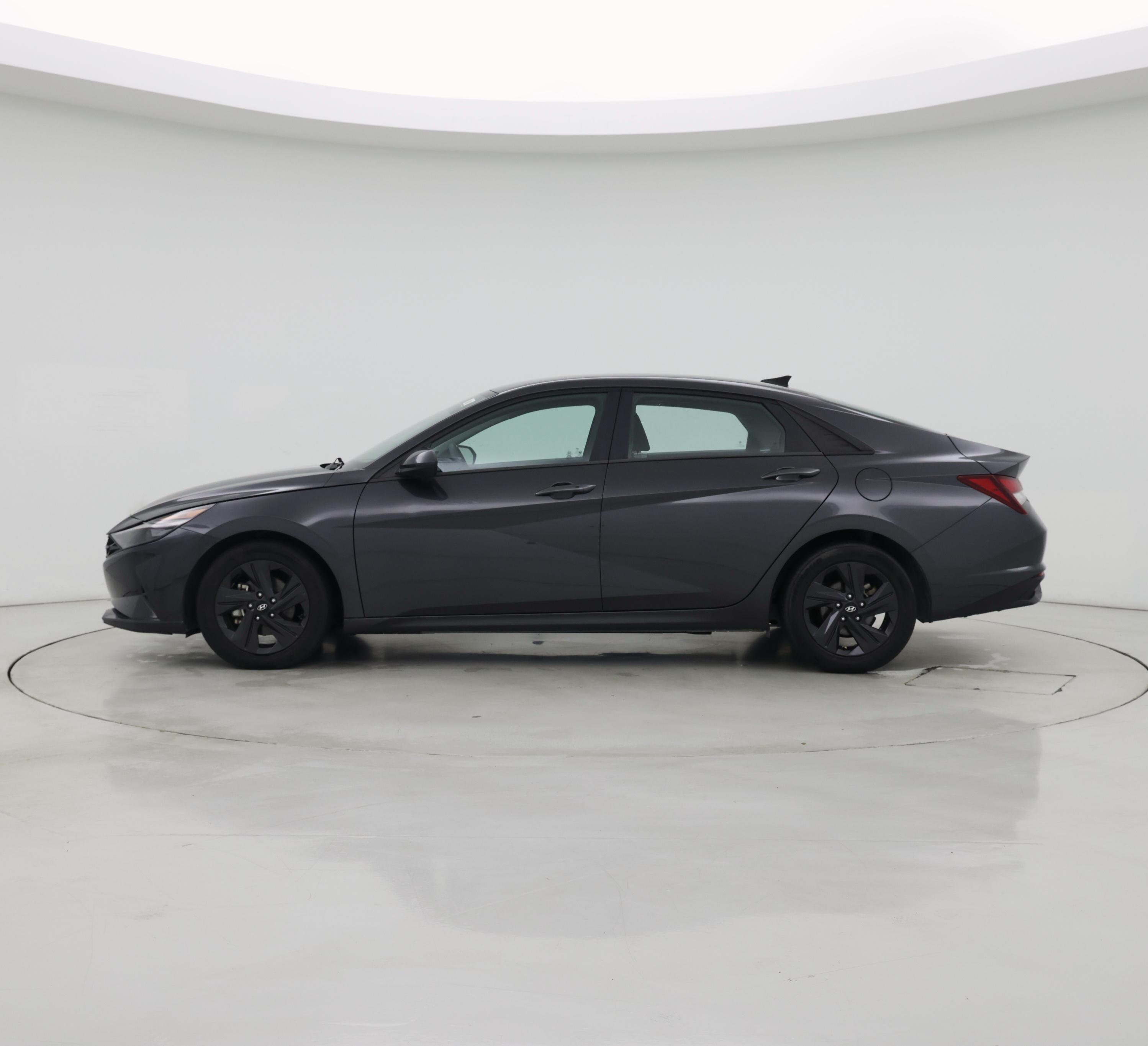Thumbnail: 2022 Hyundai Elantra - 3
