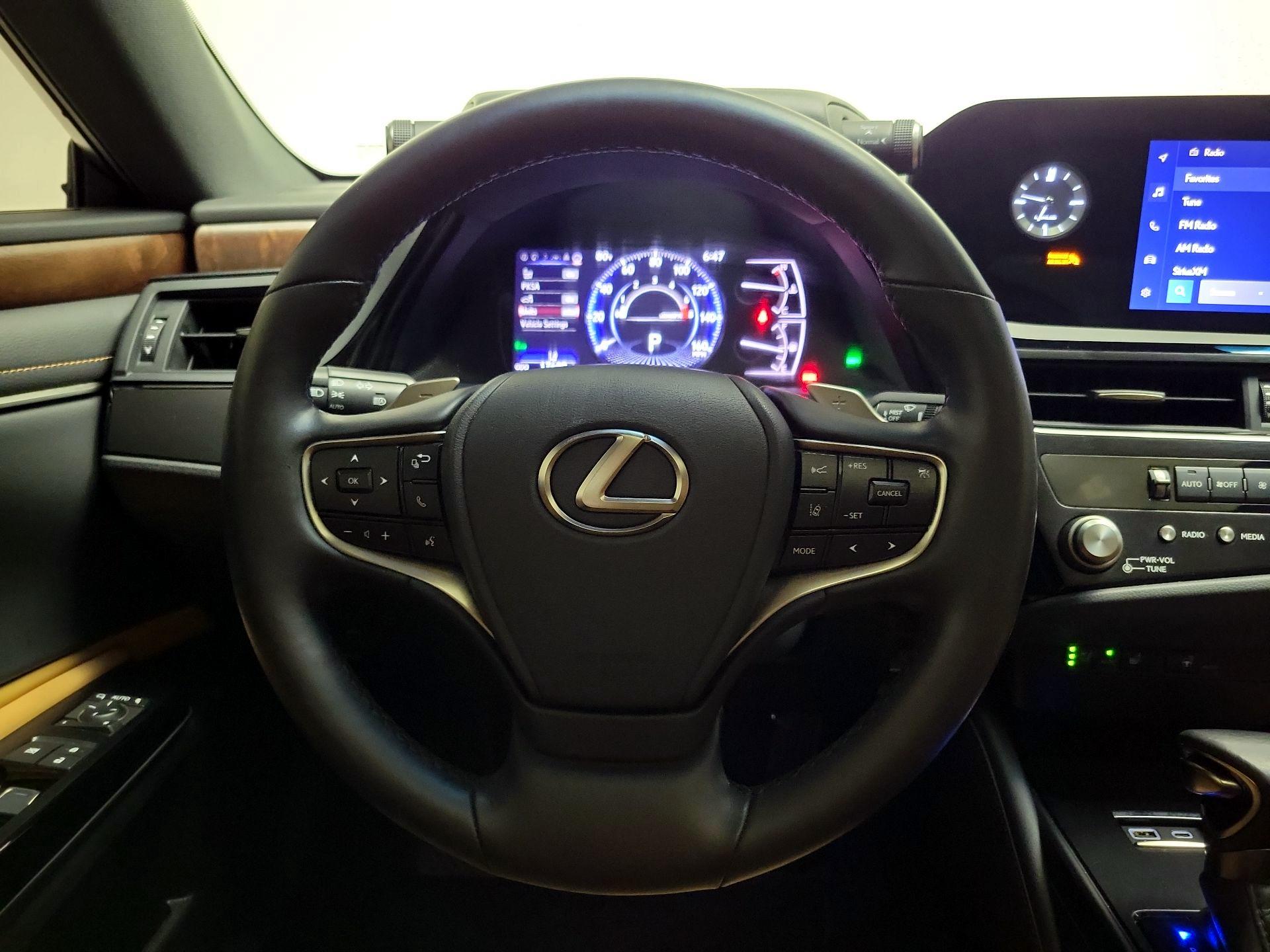 Thumbnail: 2024 Lexus ES - 10