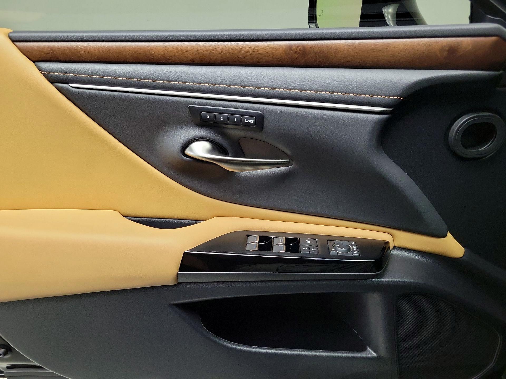Thumbnail: 2024 Lexus ES - 12