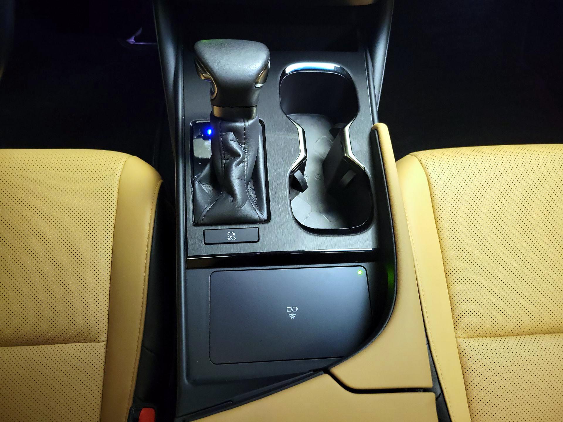Thumbnail: 2024 Lexus ES - 17