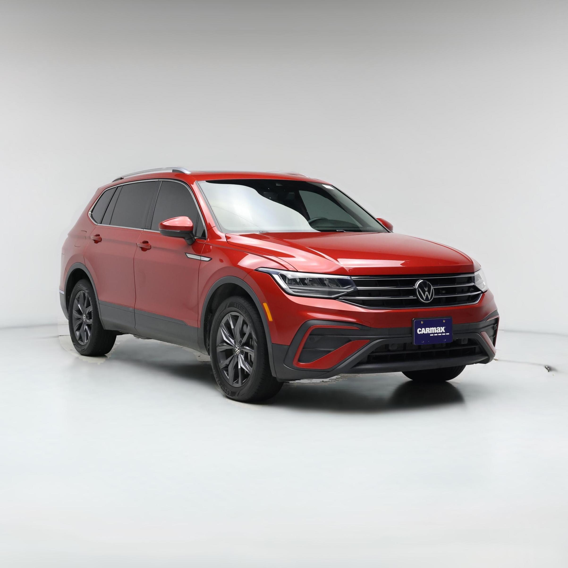 Thumbnail: 2022 Volkswagen Tiguan - 1