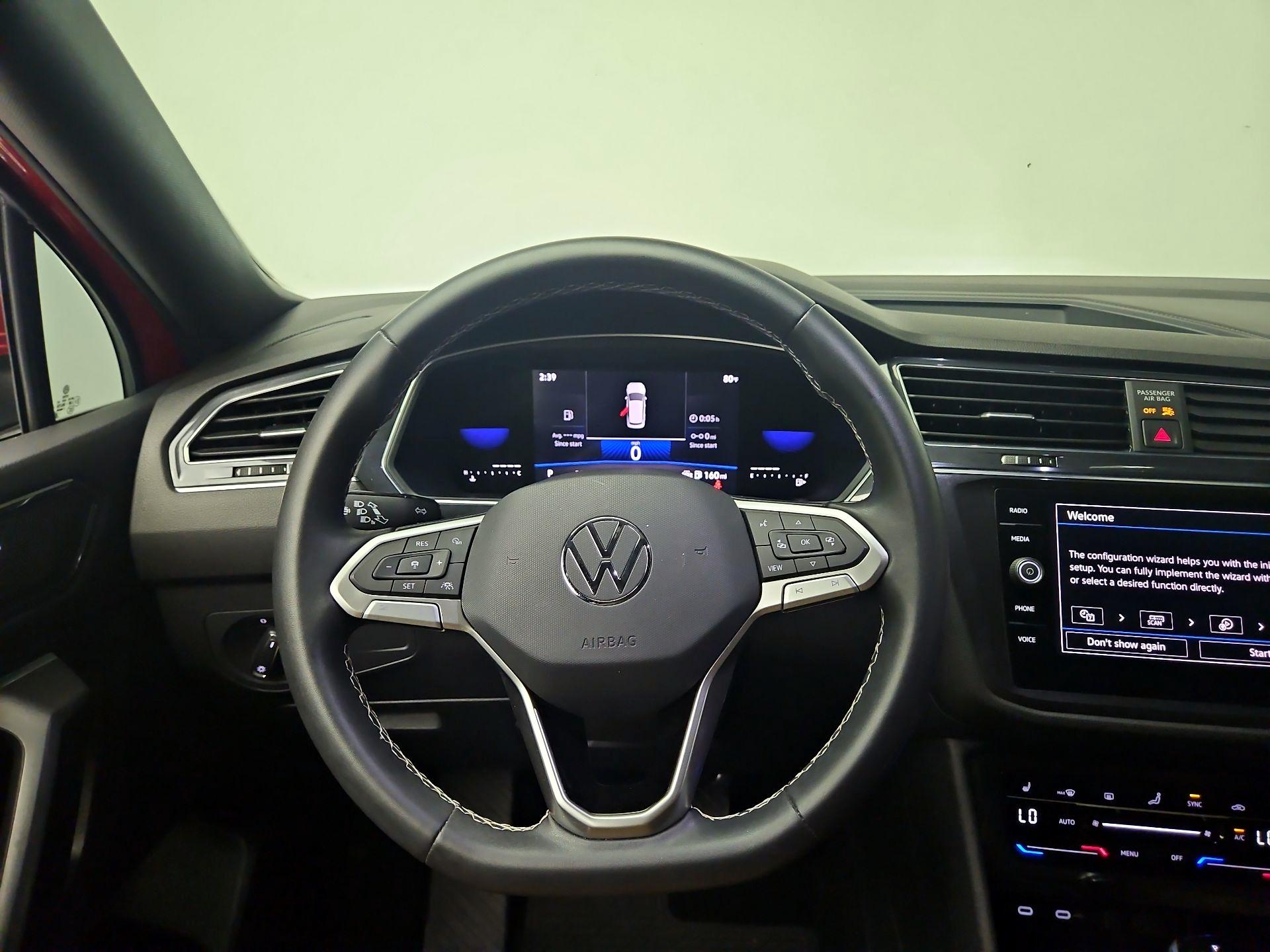 Thumbnail: 2022 Volkswagen Tiguan - 10
