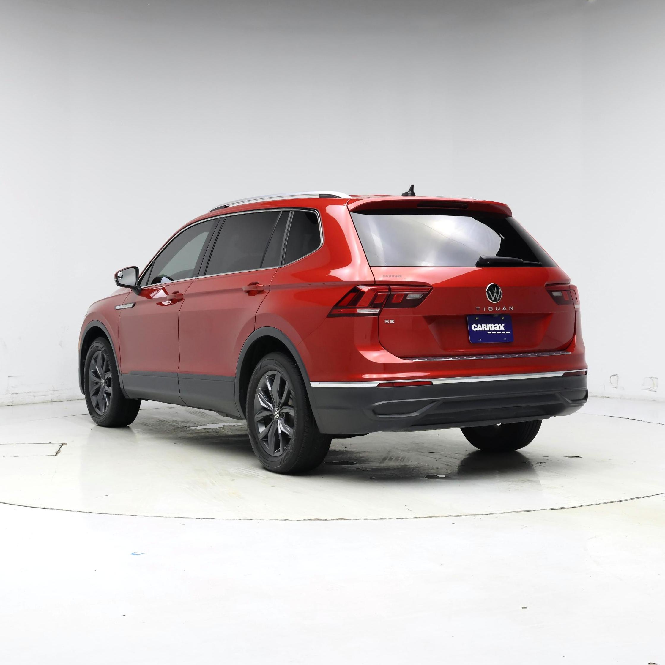 Thumbnail: 2022 Volkswagen Tiguan - 2
